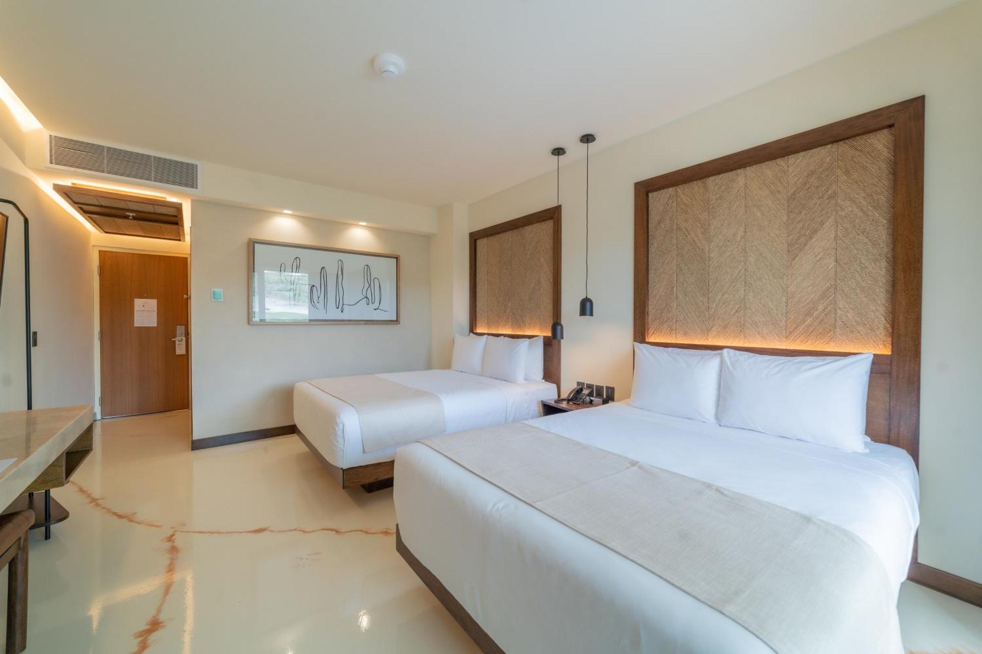 Standard Queen Room Two Queen Beds Sea View