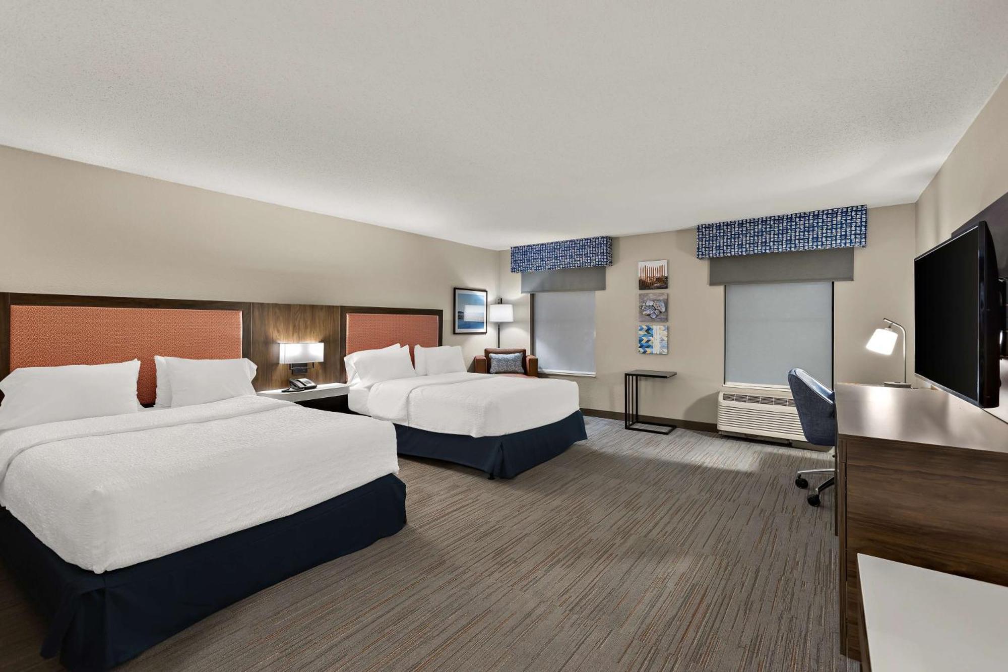 Queen Room Two Queen Beds Mobility Hearing Access or Non-Smoking