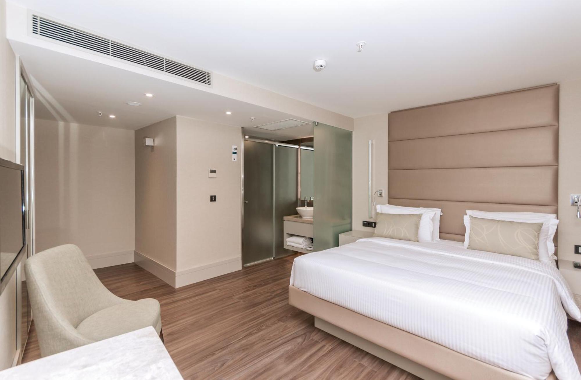 Guest Room, 1 King
