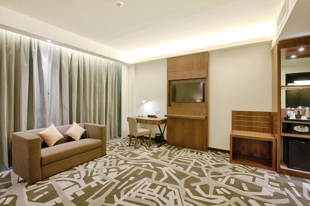 Executive Suite