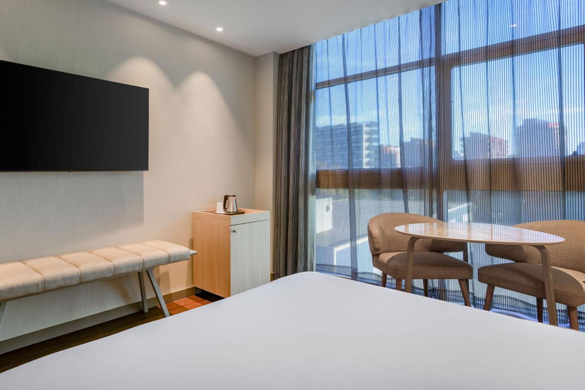 Guest Room 1 King