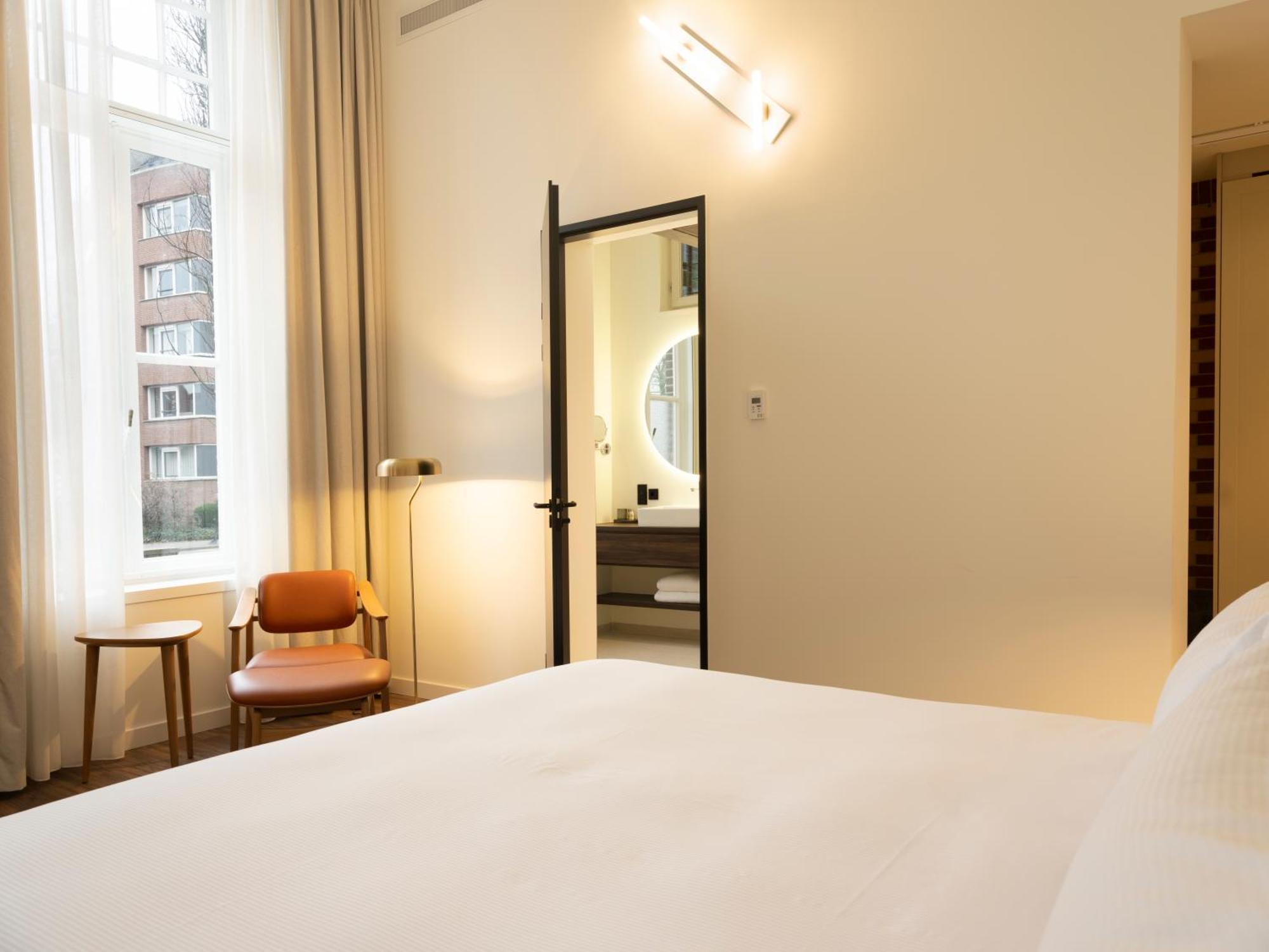 Queen Room,1534914319:JPEG