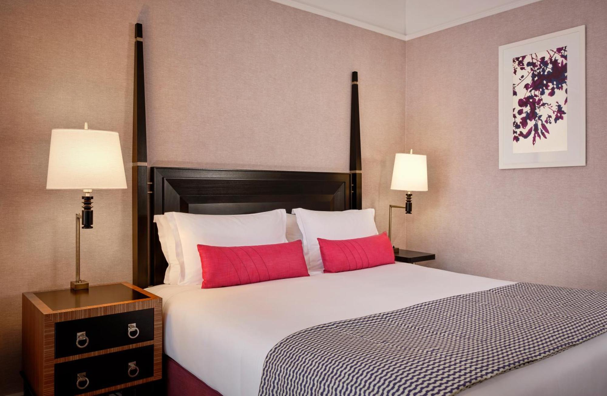 Executive Larger Guest room 1 King