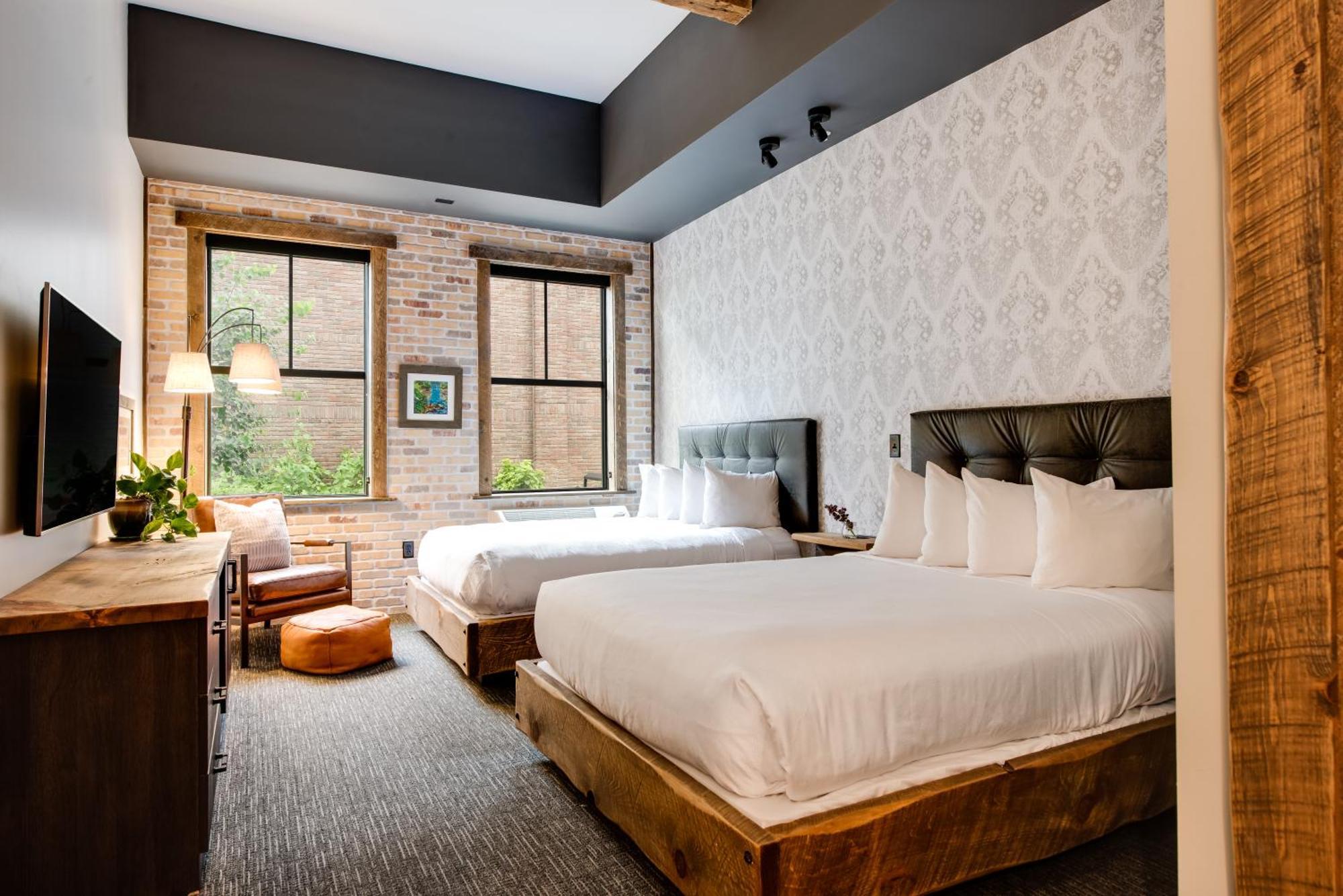 Standard Queen Room Two Queen Beds