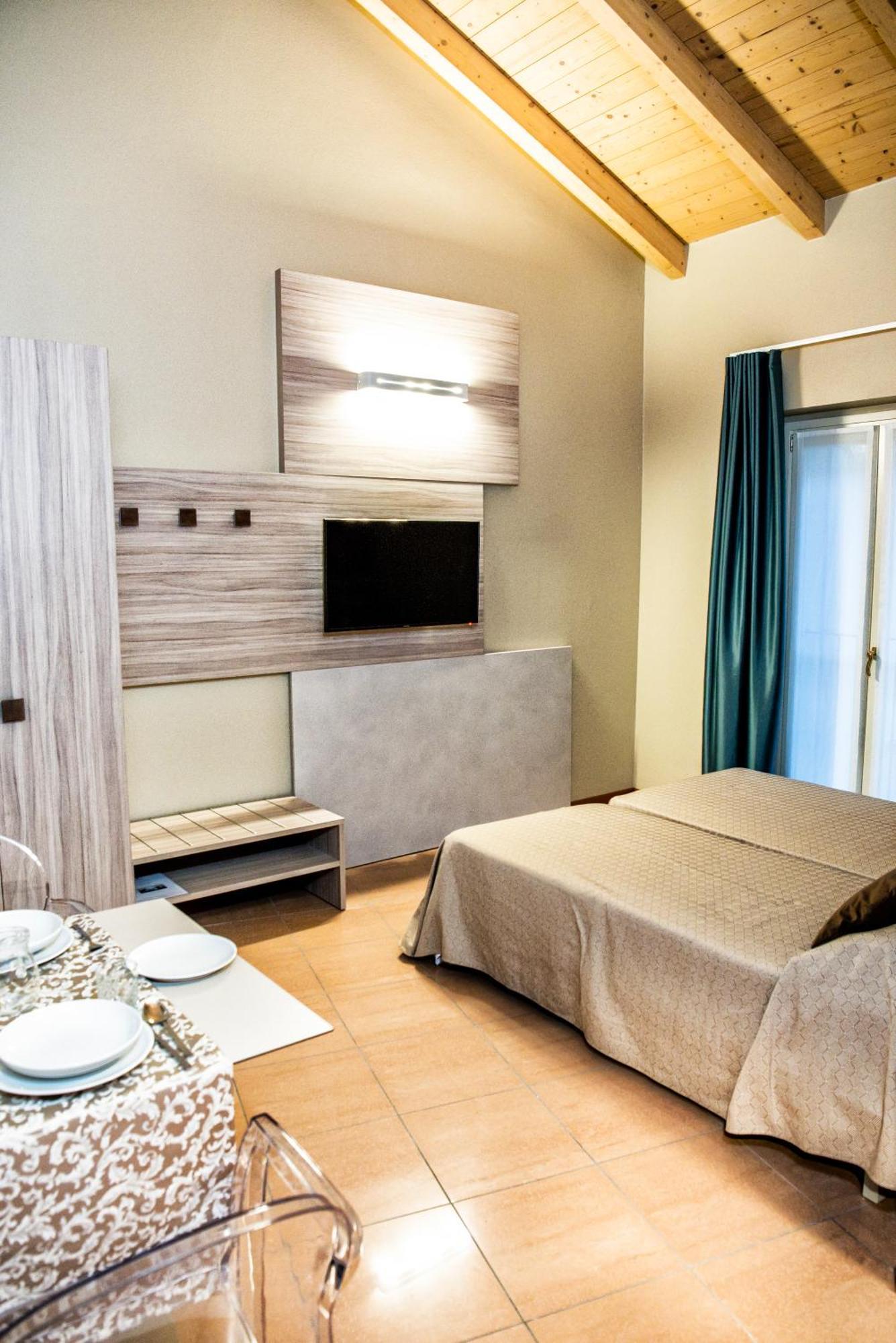 Double or Twin Room Private Bathroom