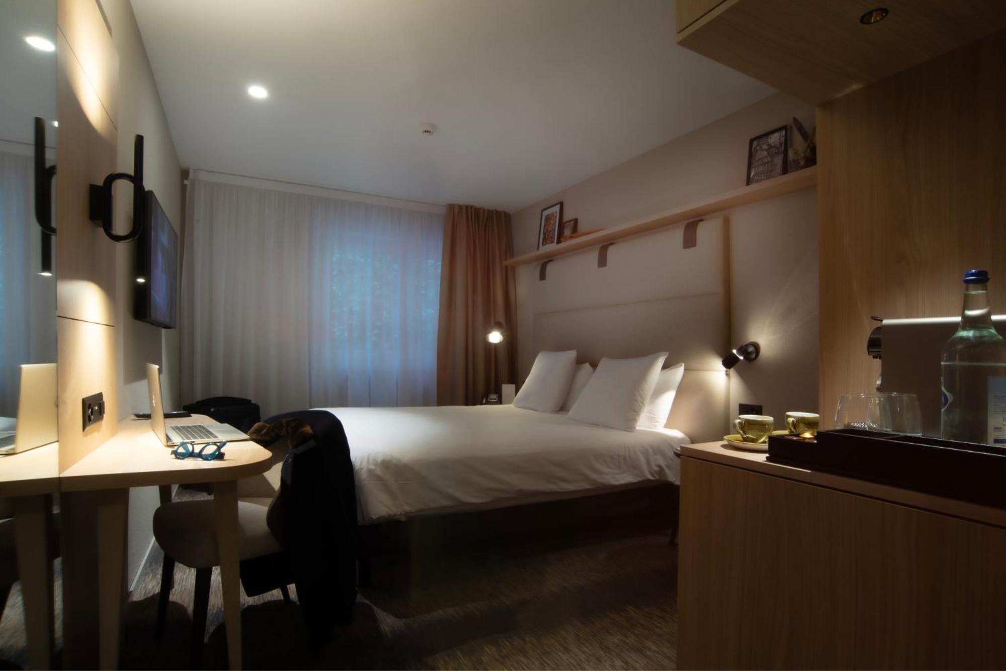 Superior Room 1 King-size Bed