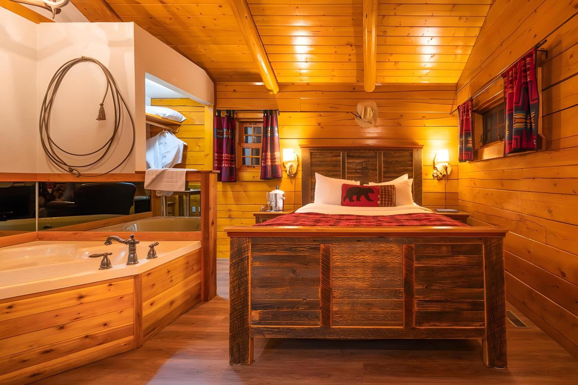 Queen Cabin