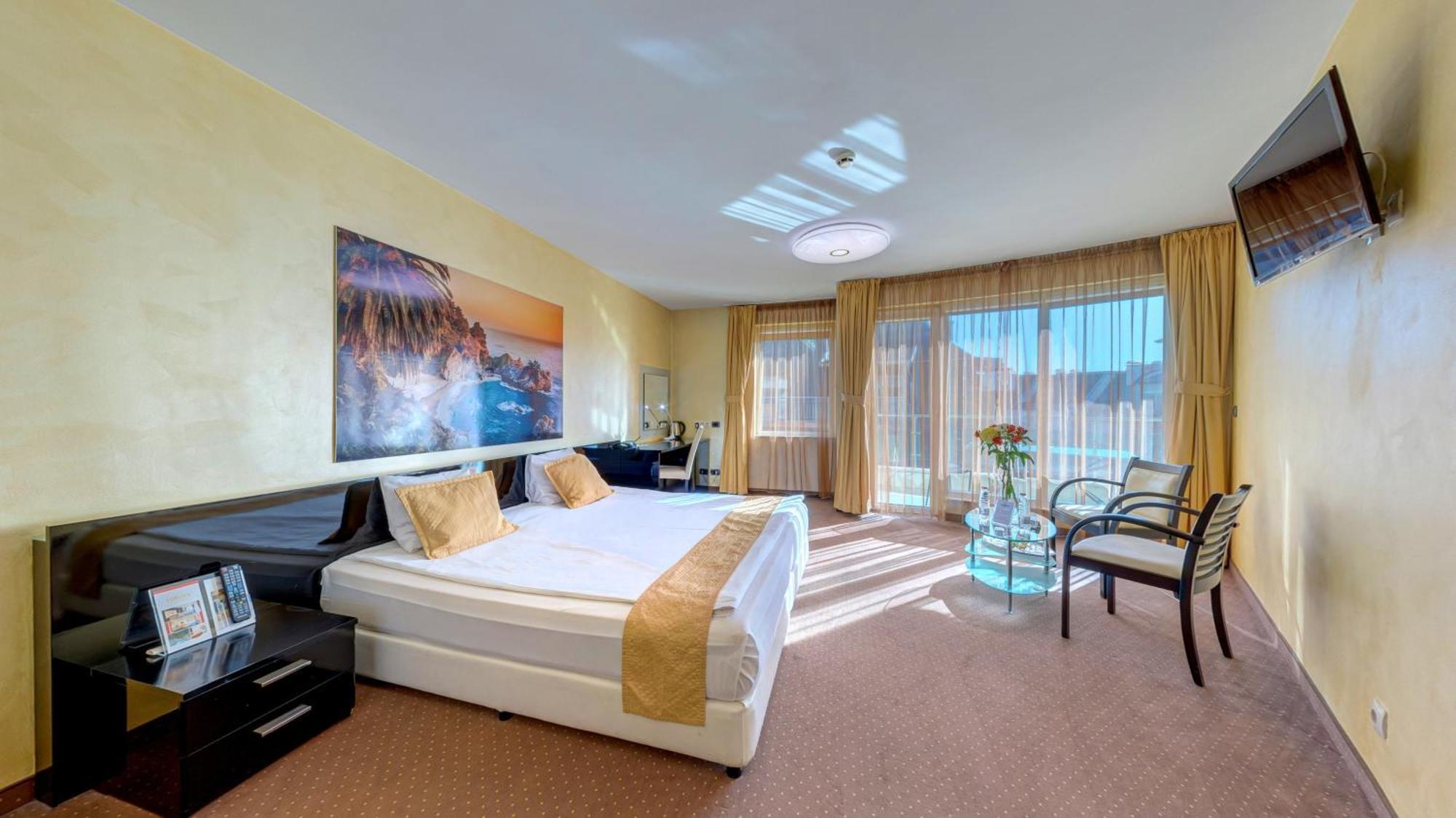Deluxe Double Room Underground