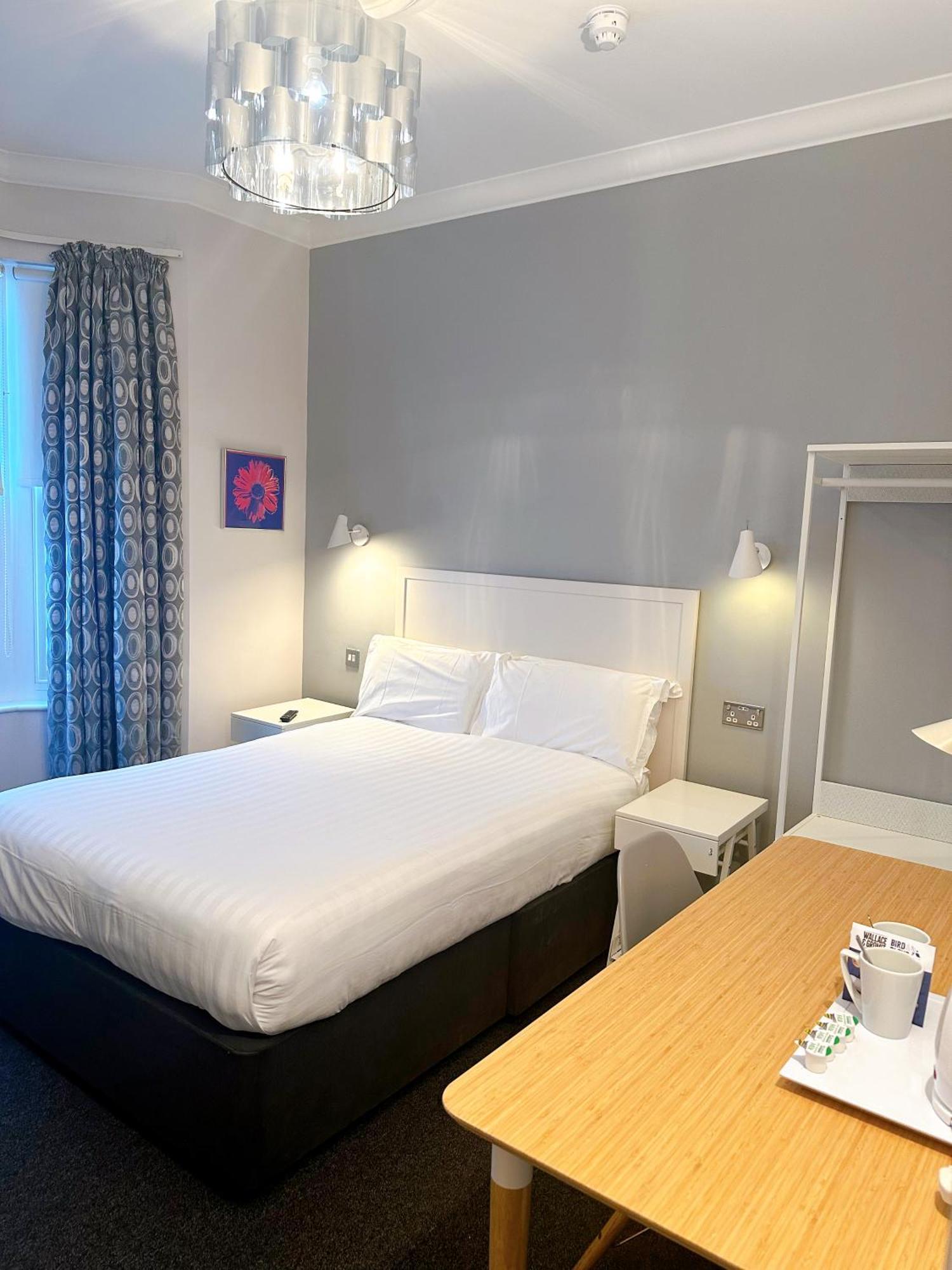 Double Room,1537112473:JPEG