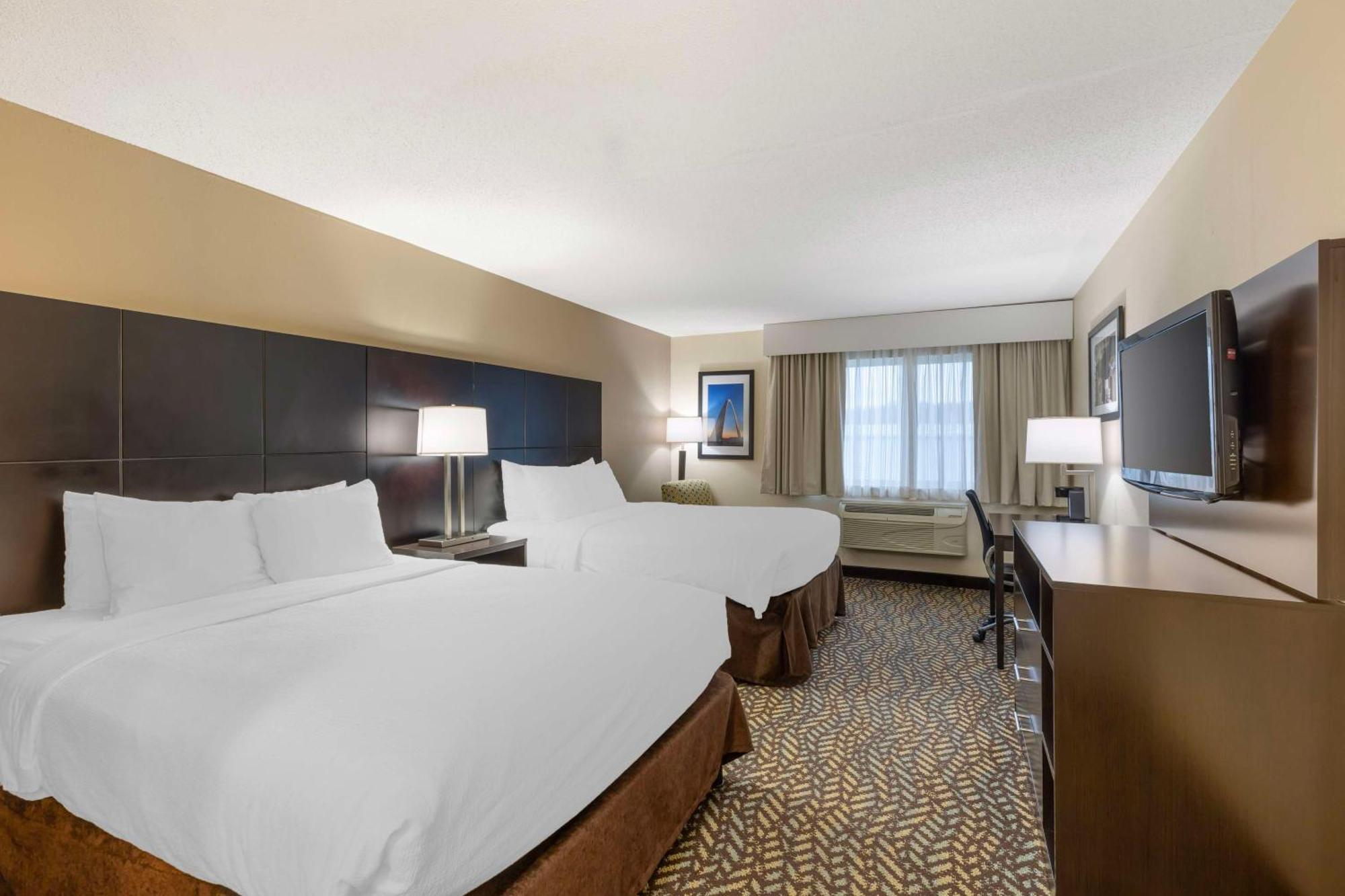 Queen Room Two Queen Beds Pet Friendly