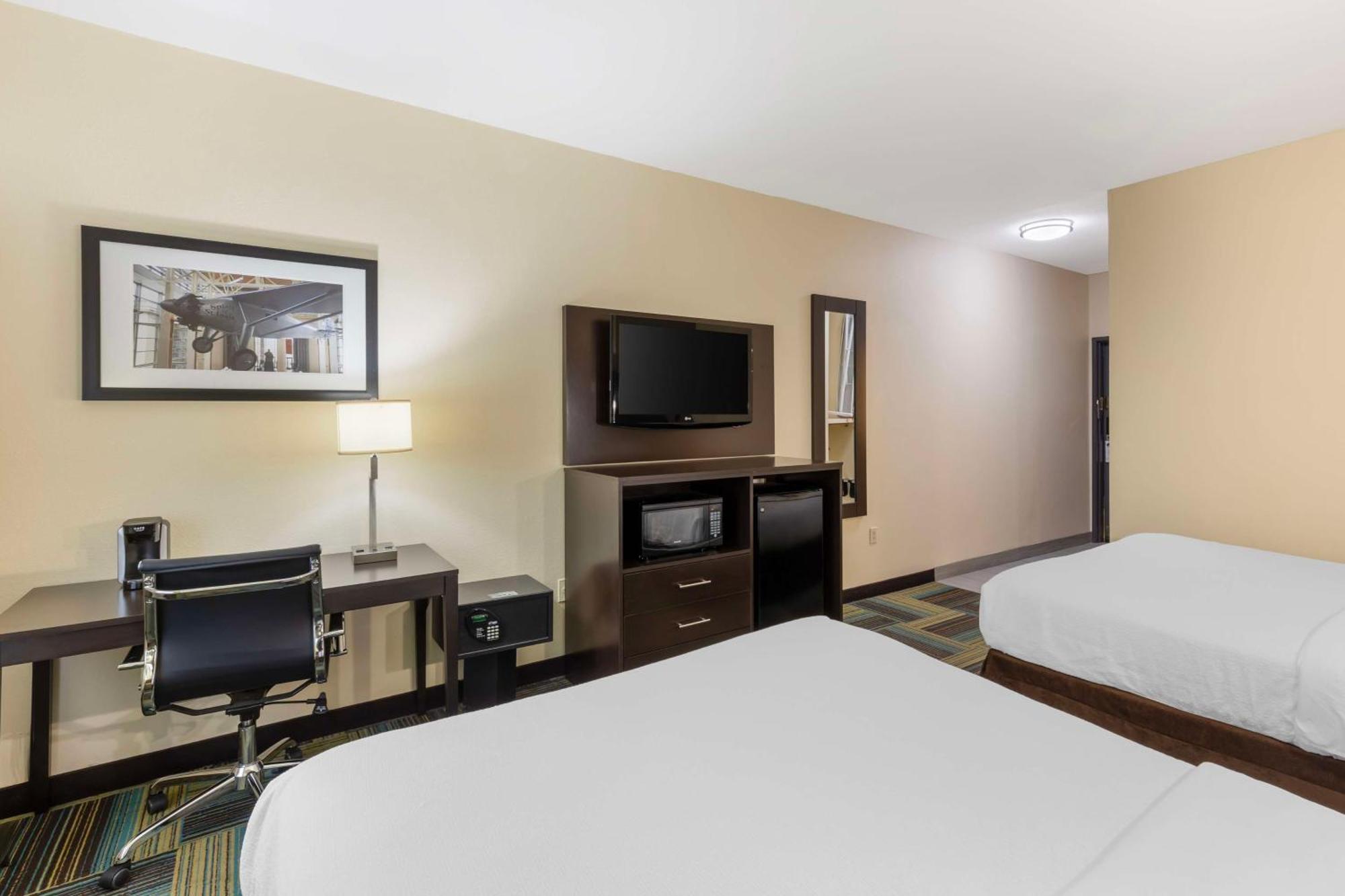 Queen Room Two Queen Beds Roll Shower Disability Access or Non-Smoking