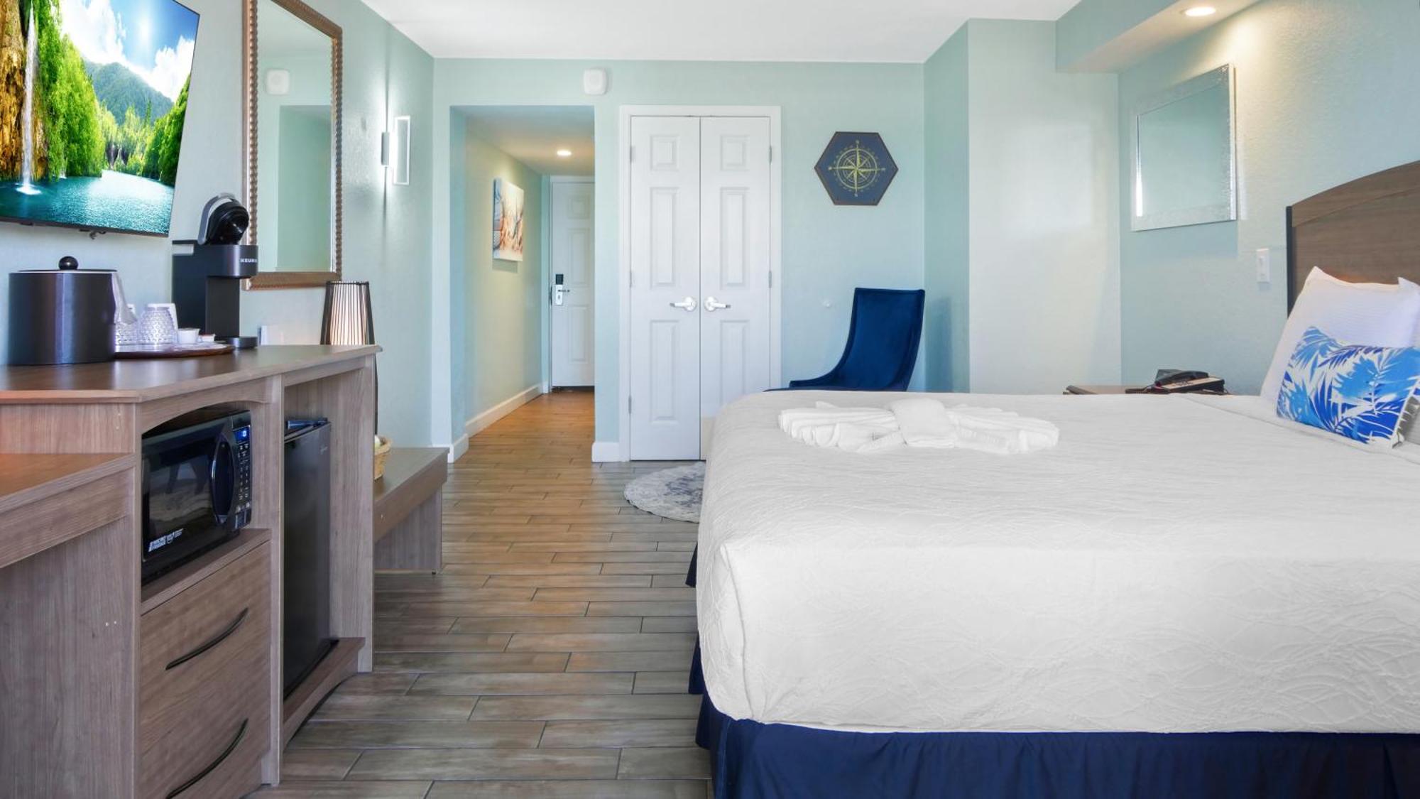 King Room Oceanfront Balcony