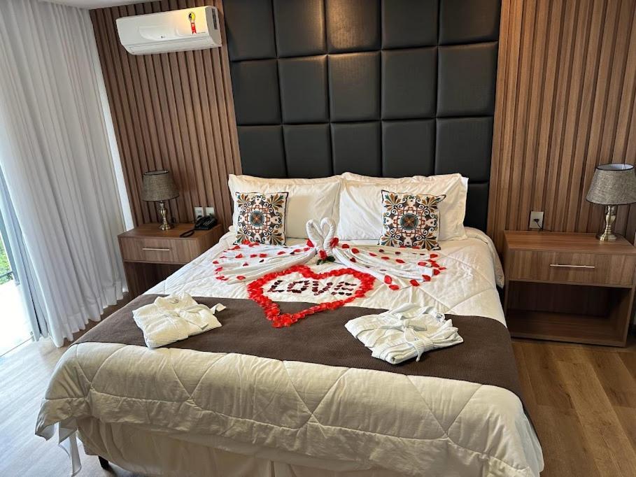 Deluxe King Suite