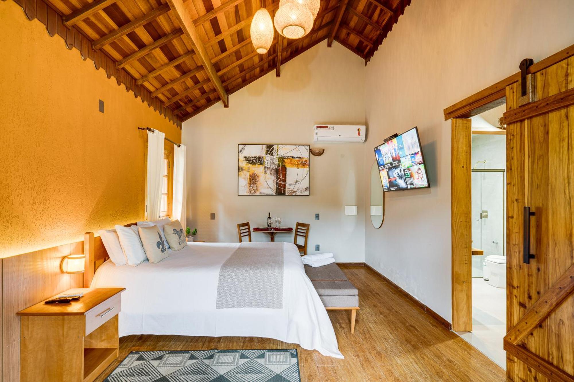 Chalé Deluxe com Hidromassagem e Chuveiro Duplo