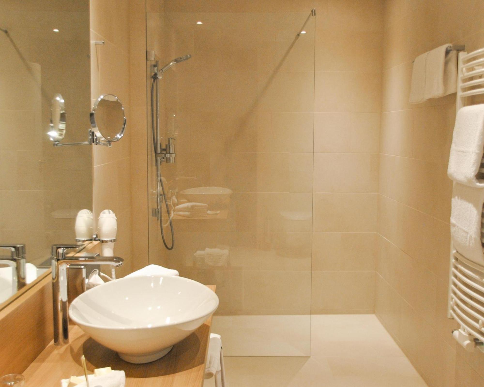 Panoramic Double Room with Balcony and Partial Sea View (no pets),1537470901:JPEG