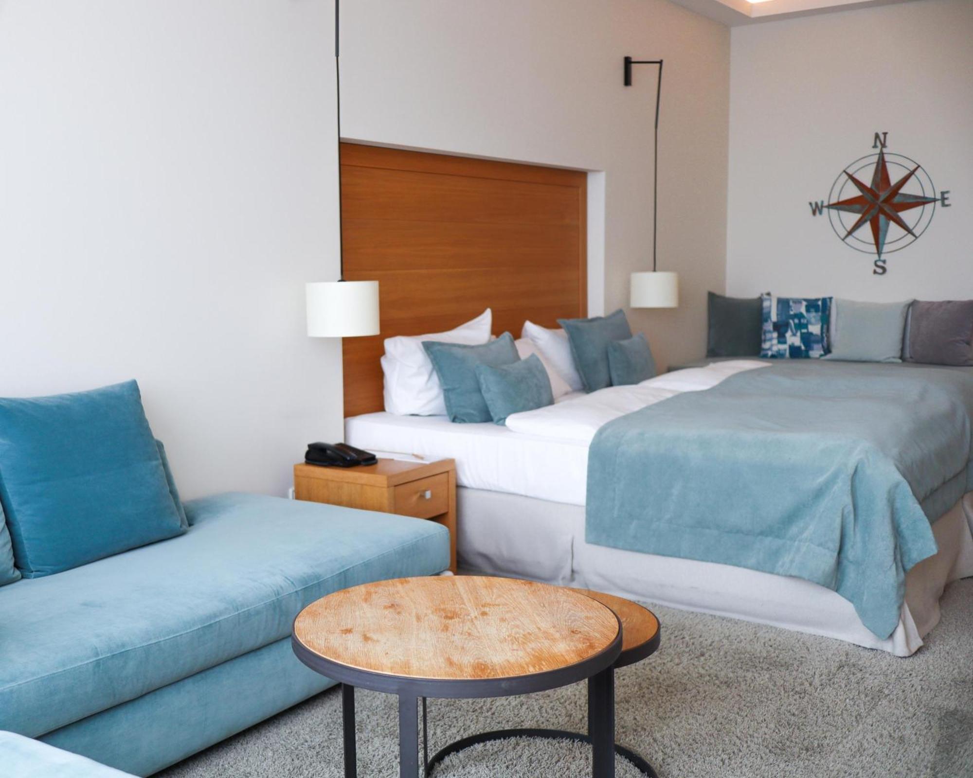 Panoramic Double Room Balcony Partial Sea View no pets