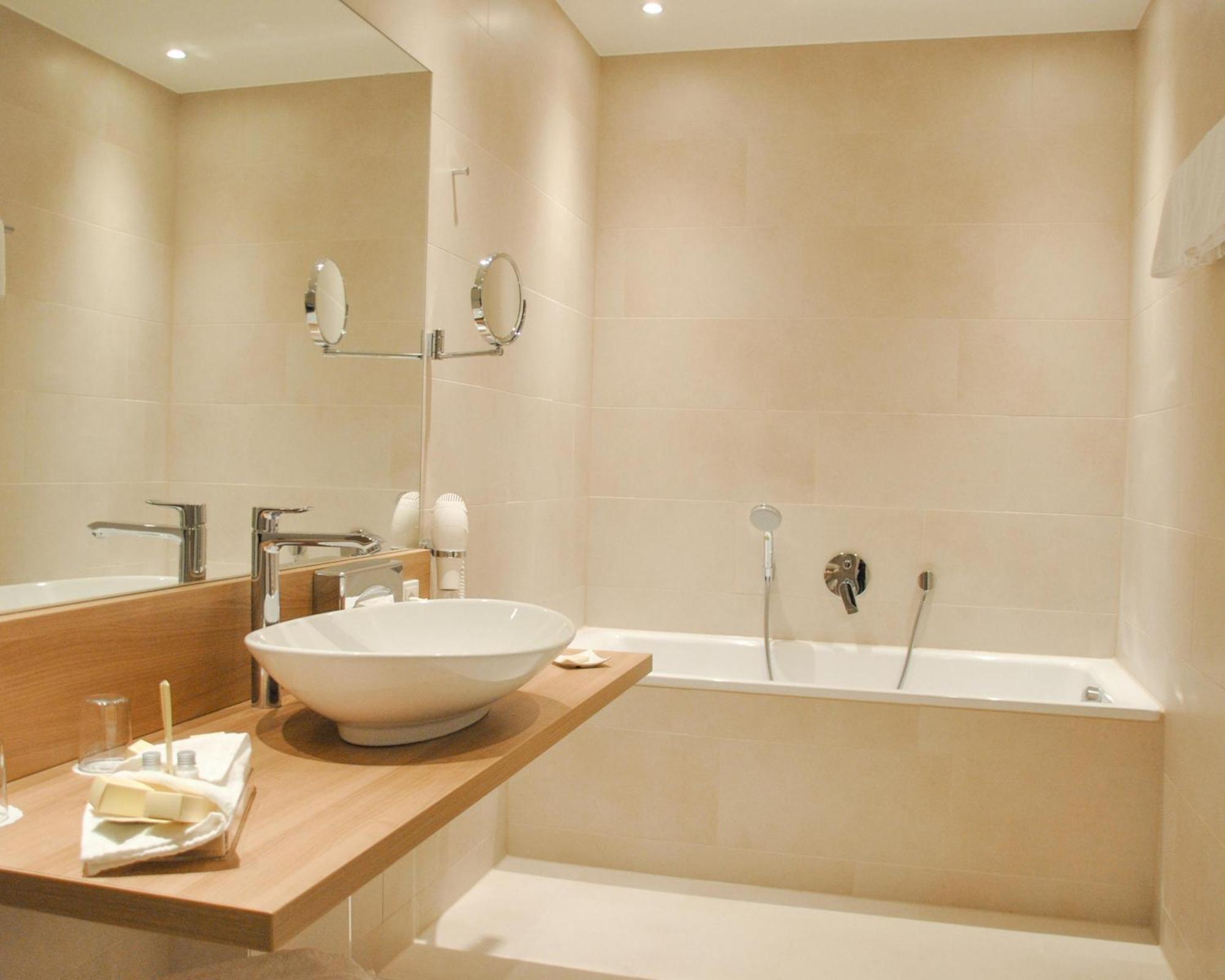 Superior Double Room Balcony Partial Sea View