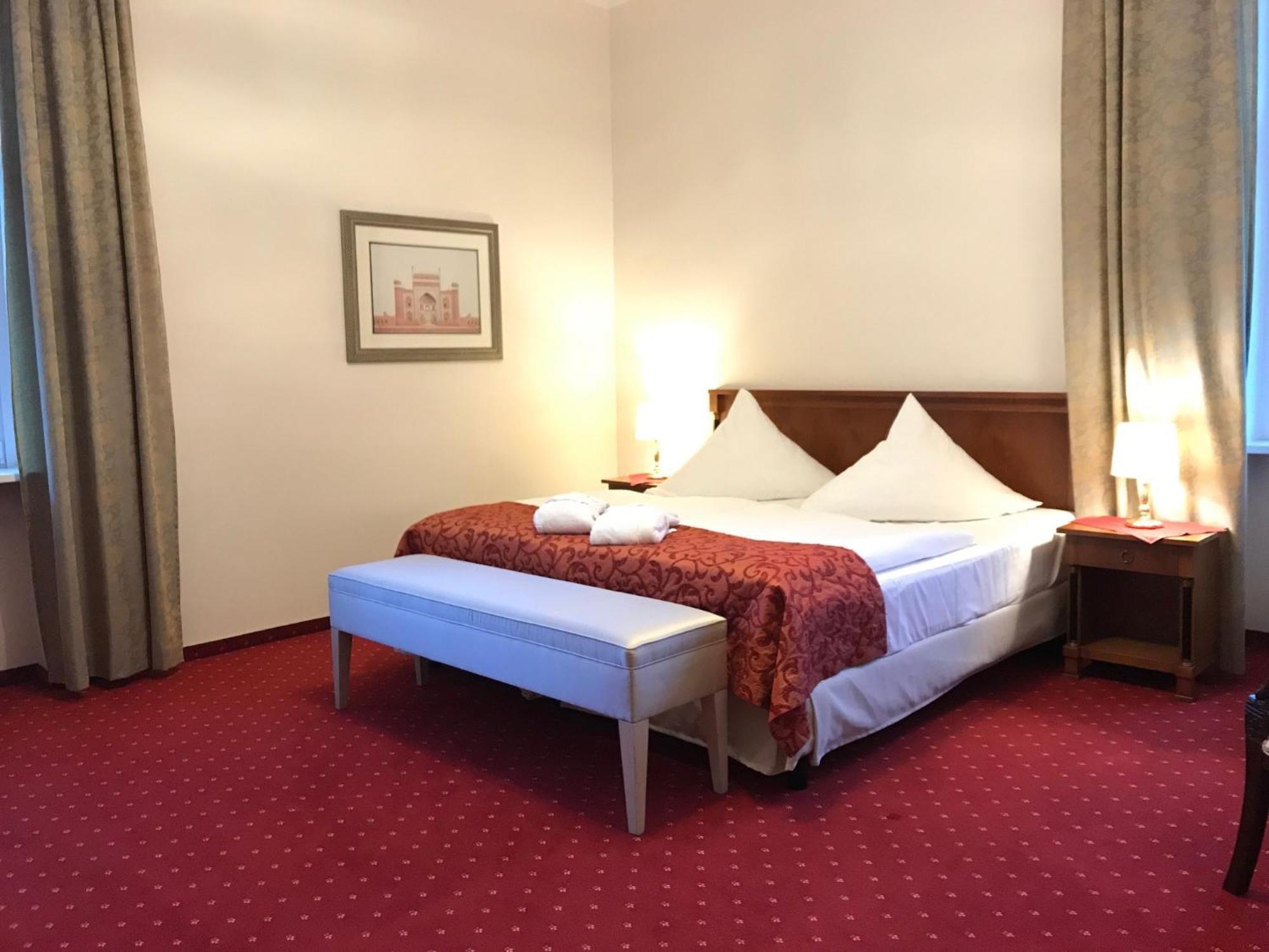 Small Suite