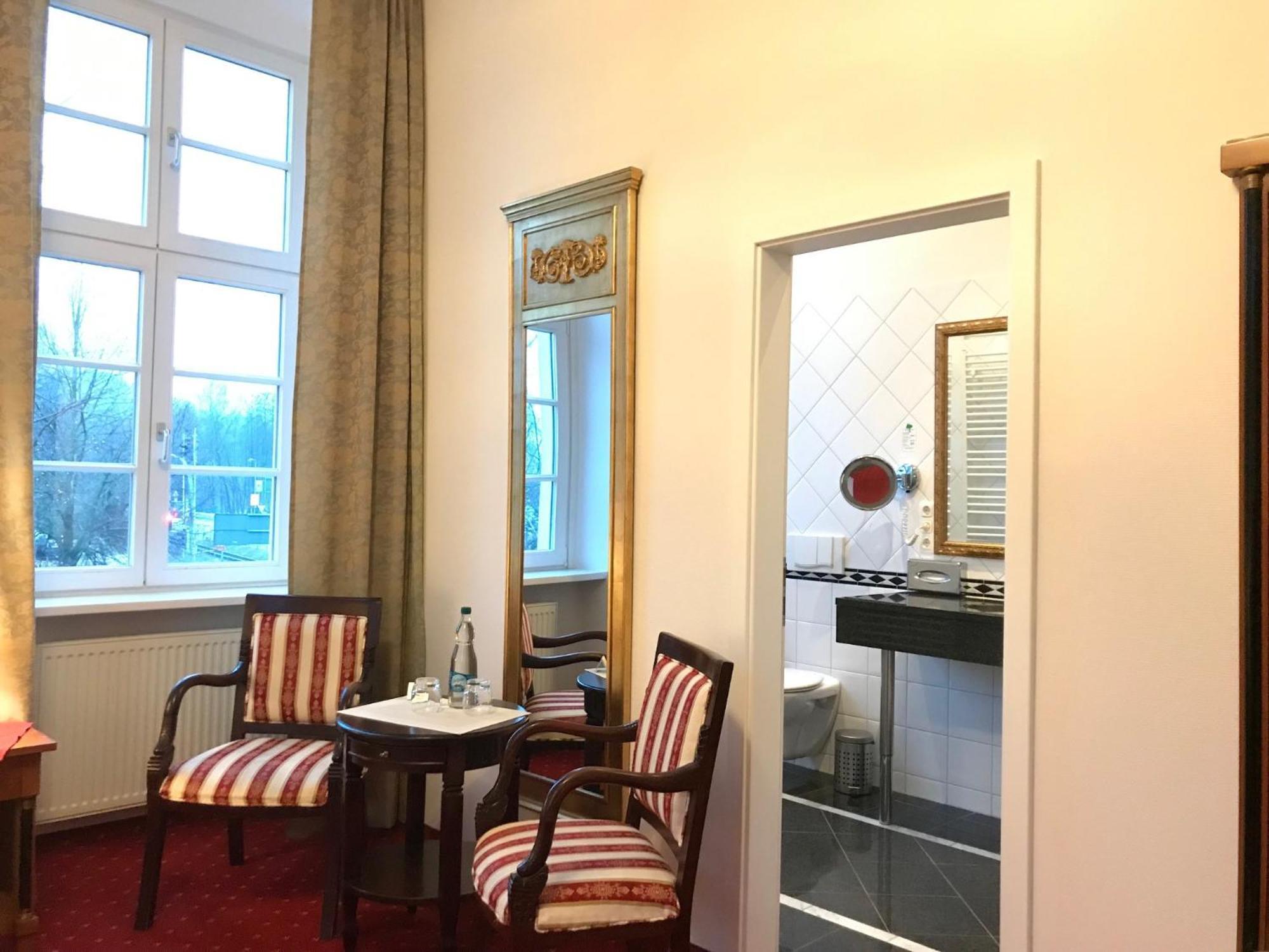 Small Suite
