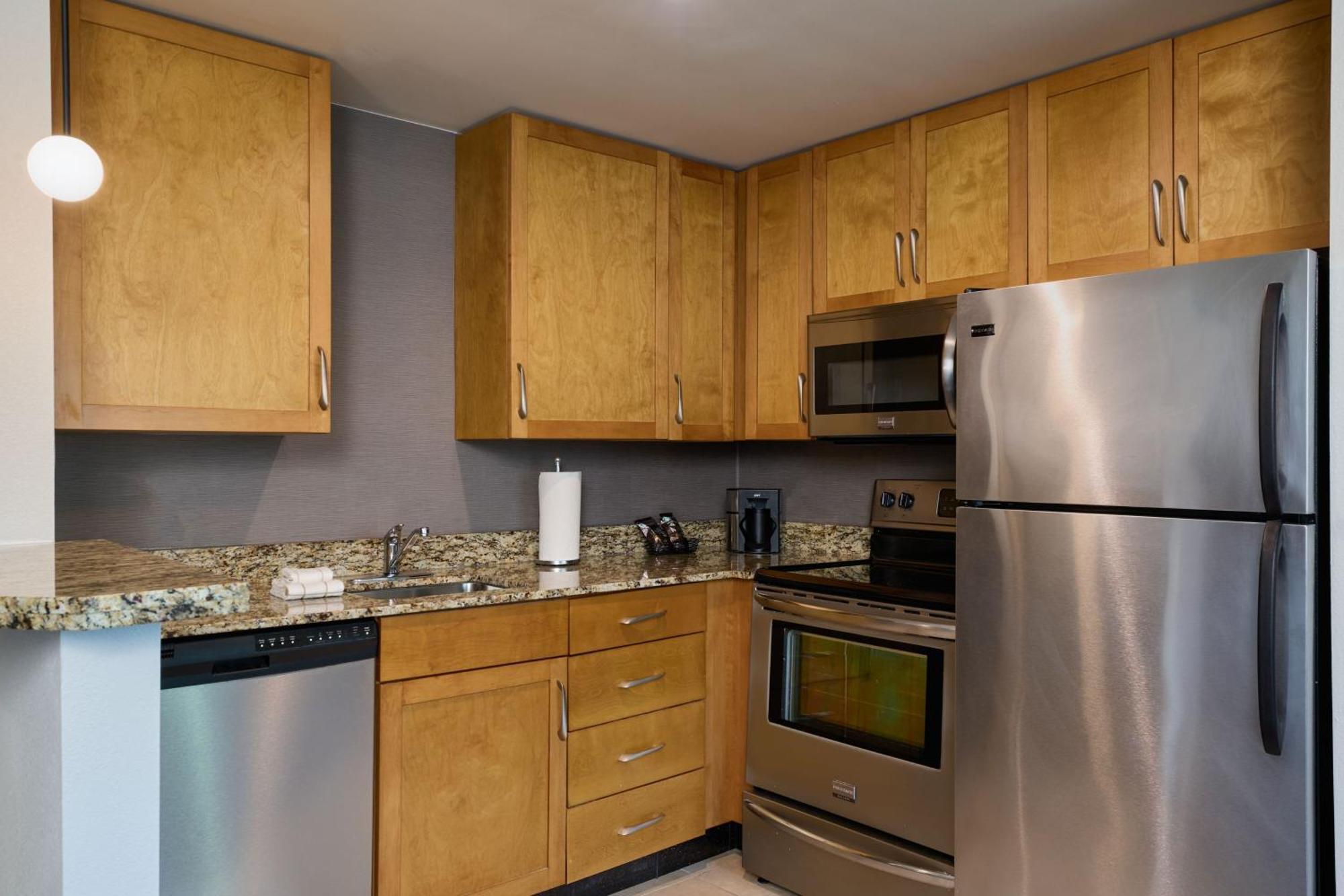 One-Bedroom King Suite City View Adapted Tub Mobility Accessible