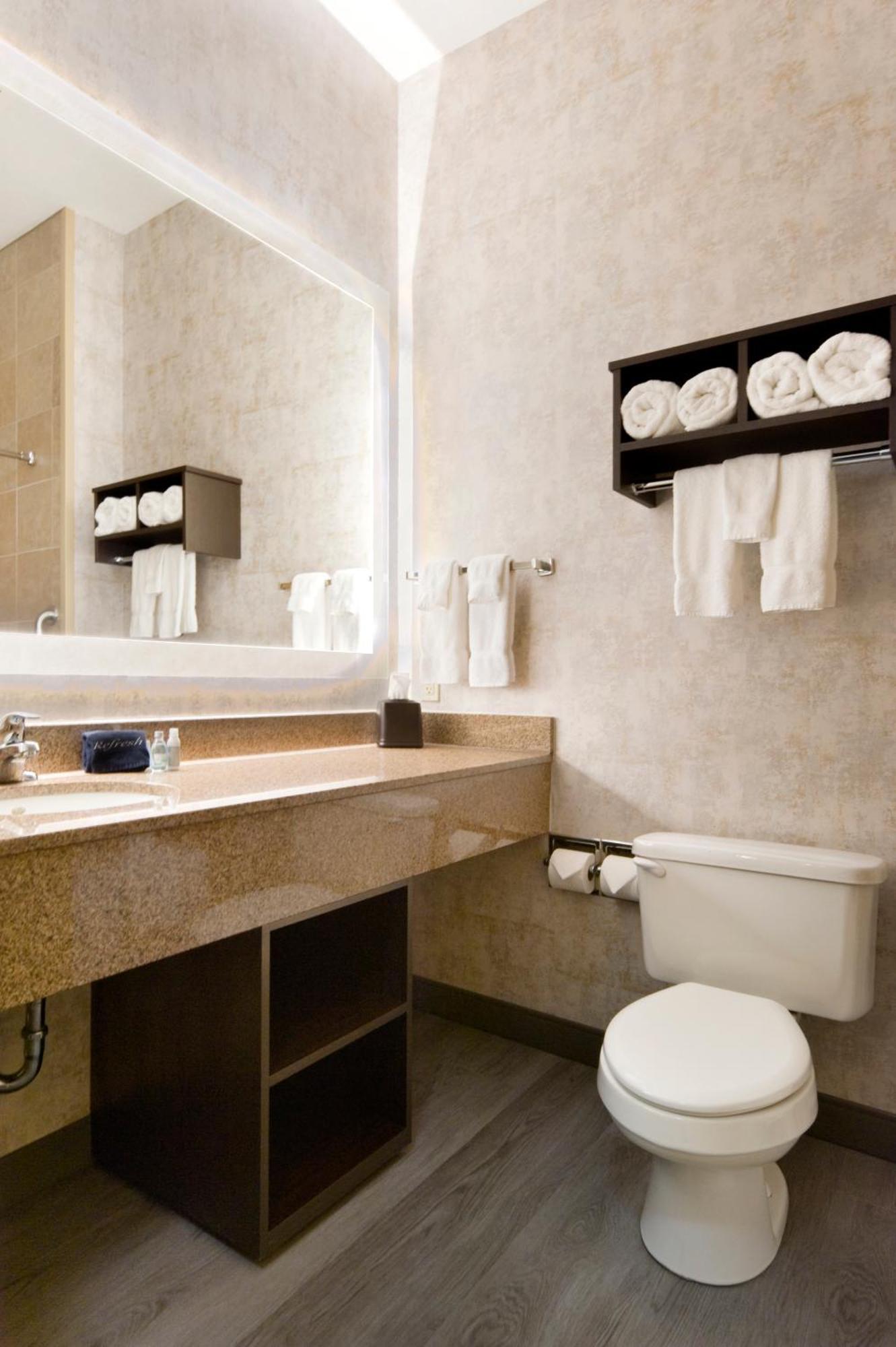 Deluxe Queen Room with Two Queen Beds,1537737454:JPEG