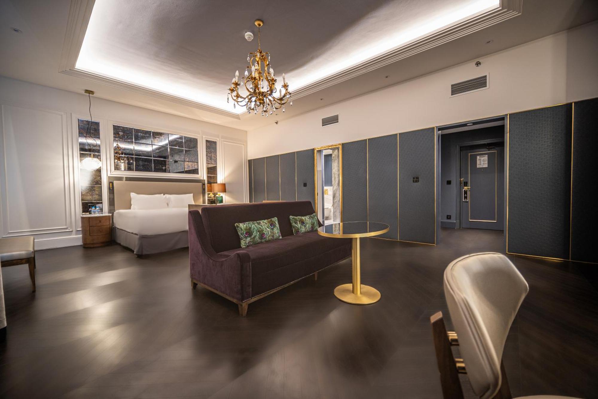 1 Bedroom Junior Suite 1 King bed City view