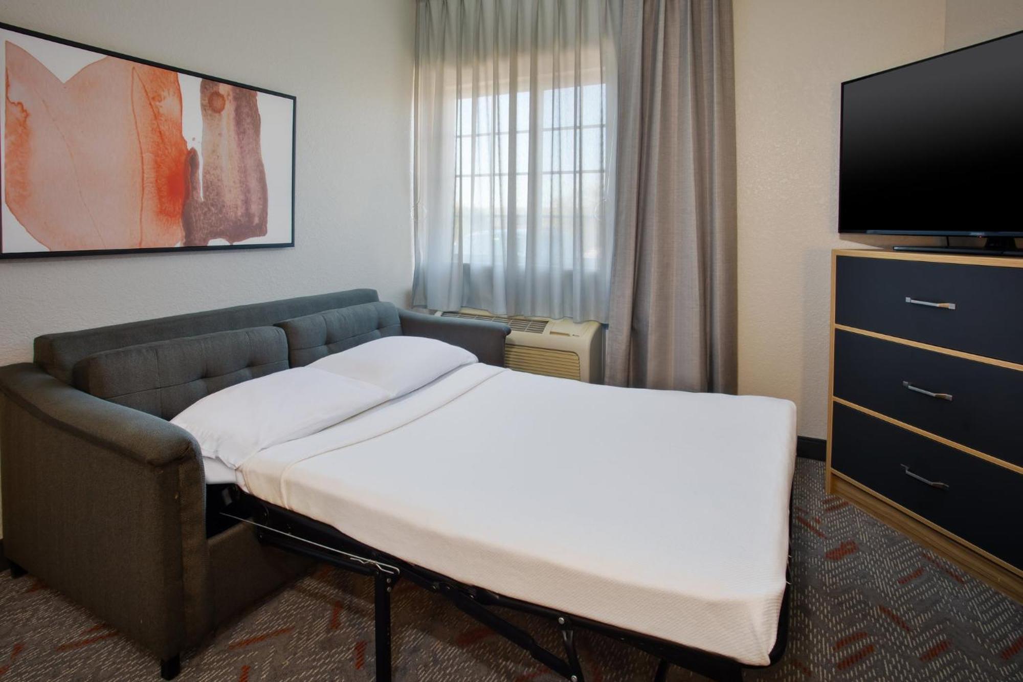 One-Bedroom Suite