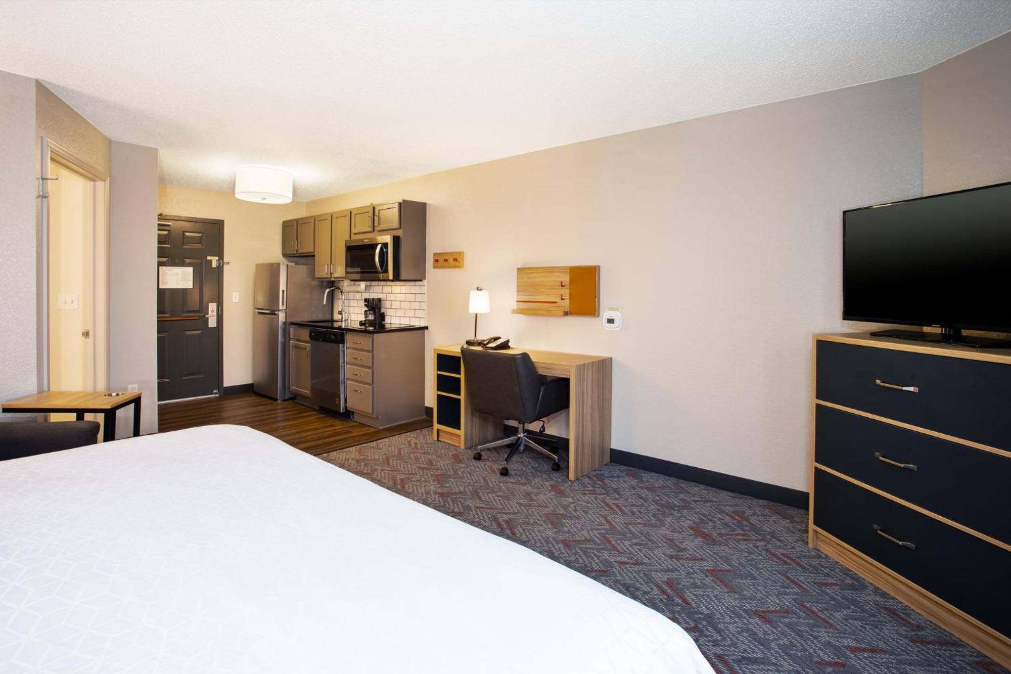 King Studio Suite