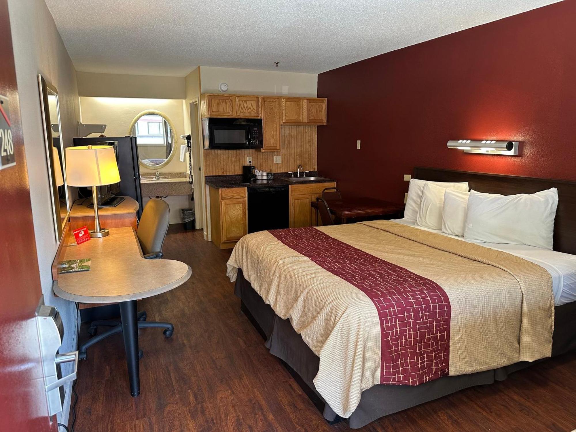 Superior King Room Kitchenette Non-Smoking