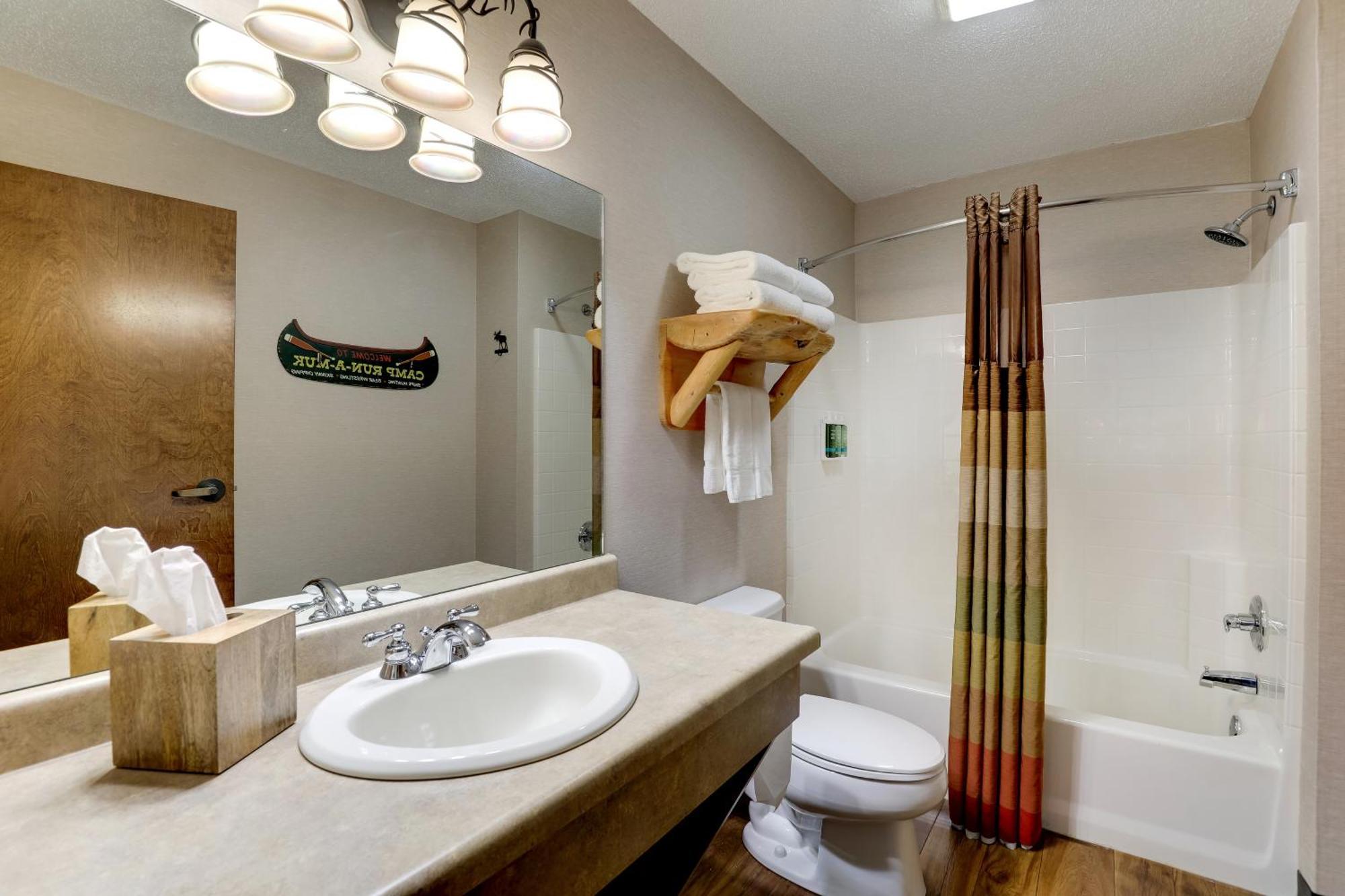 Suite with Hot Tub