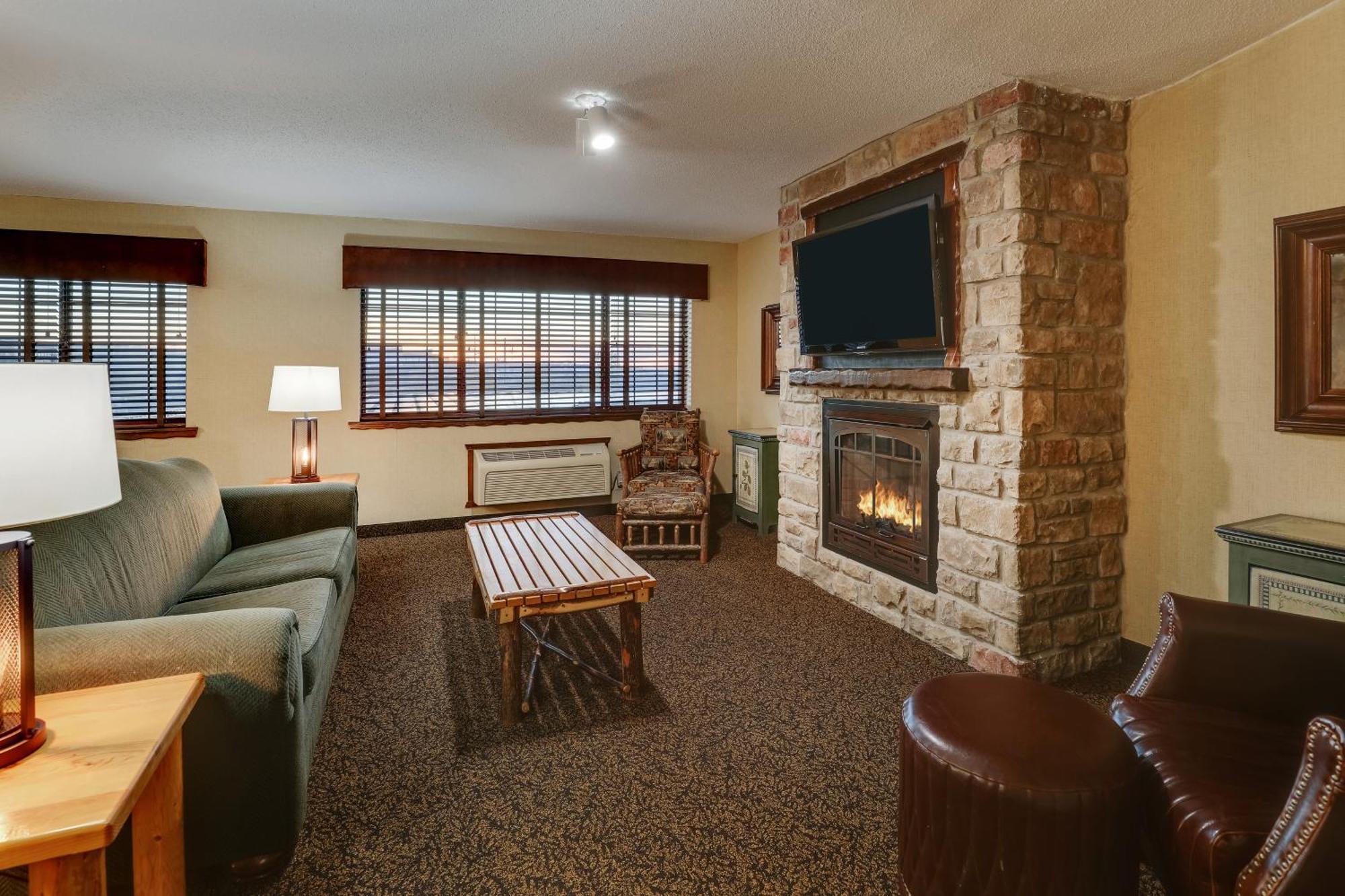 Superior Suite,1538035423:JPEG