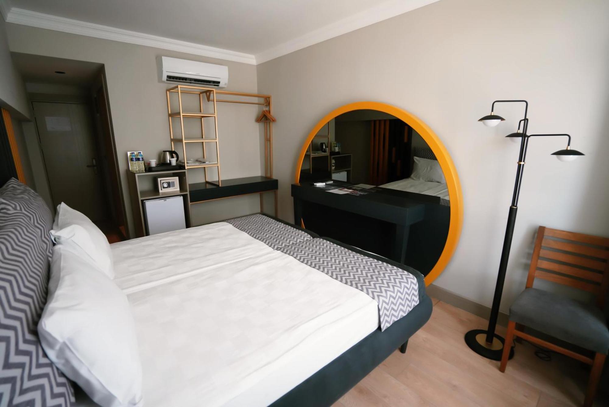 Double or Twin Room Partial Sea View