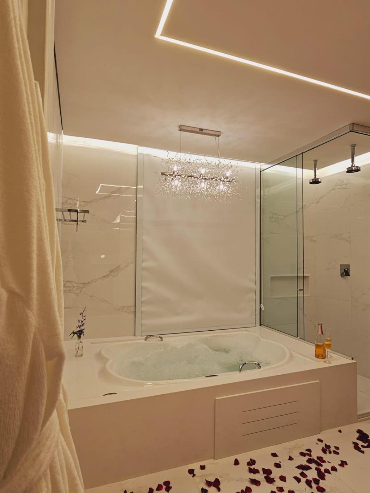 Suite Spa Bath