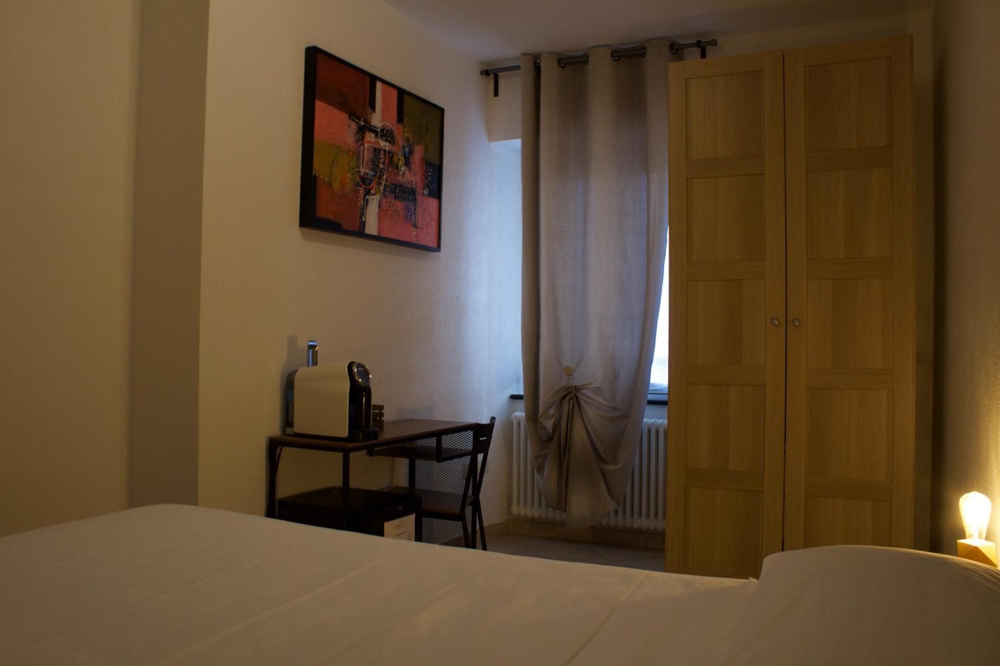 Camera Matrimoniale/Doppia con Letti Singoli con Bagno Privato