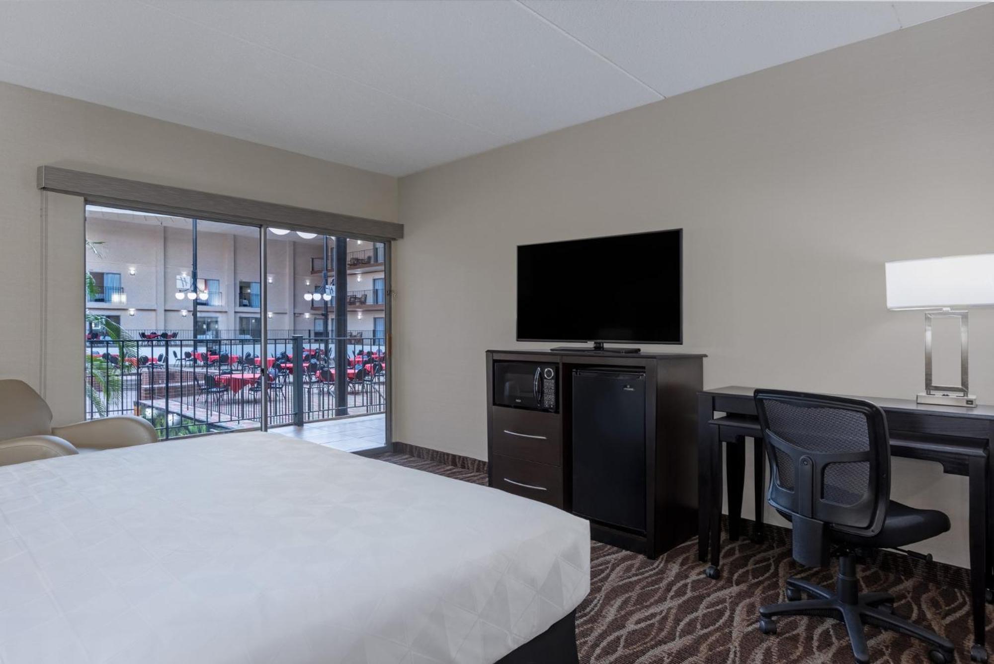King Room with Pool View