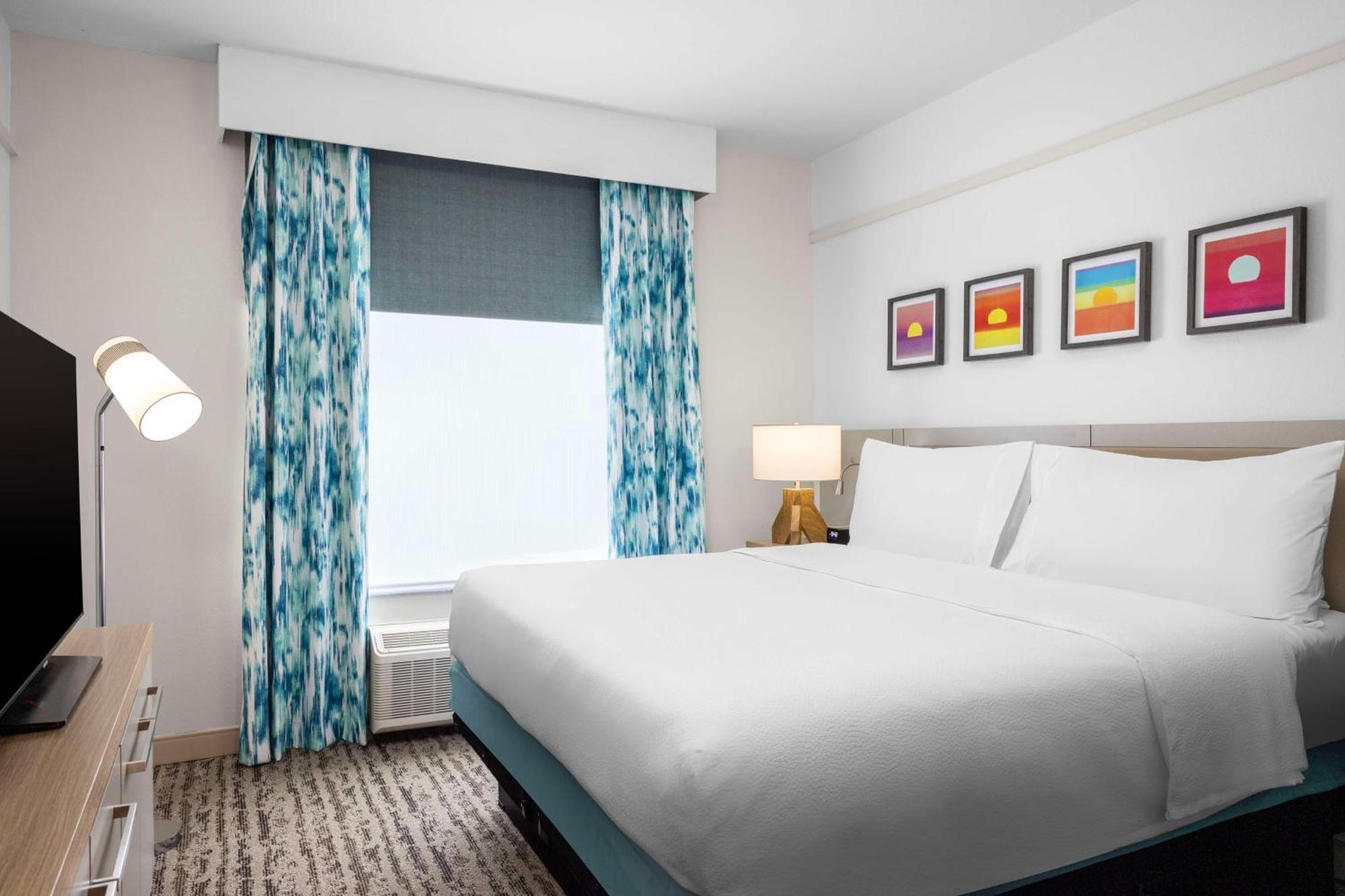 Deluxe One-Bedroom Suite