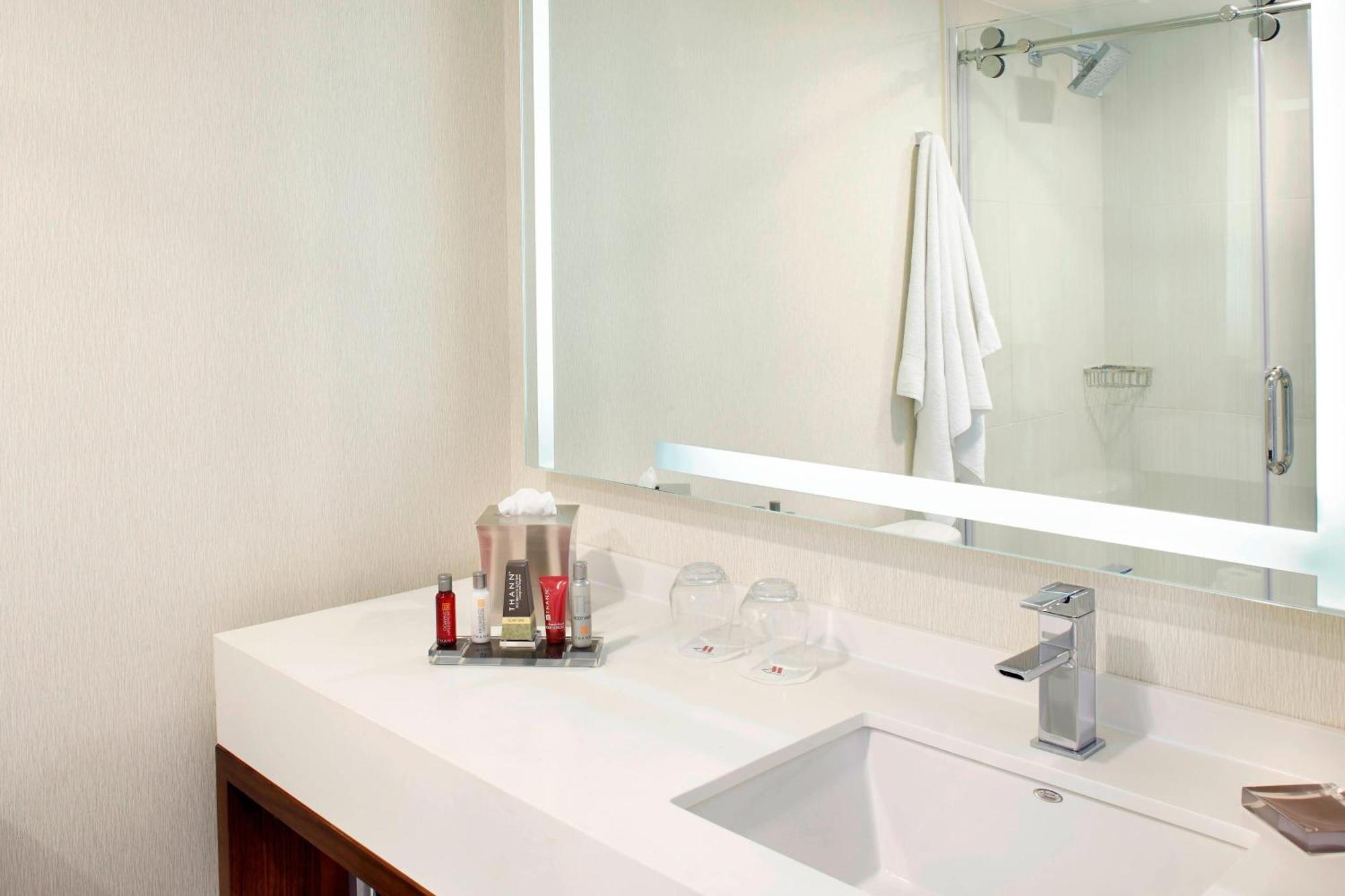 King Room,1538607079:JPEG