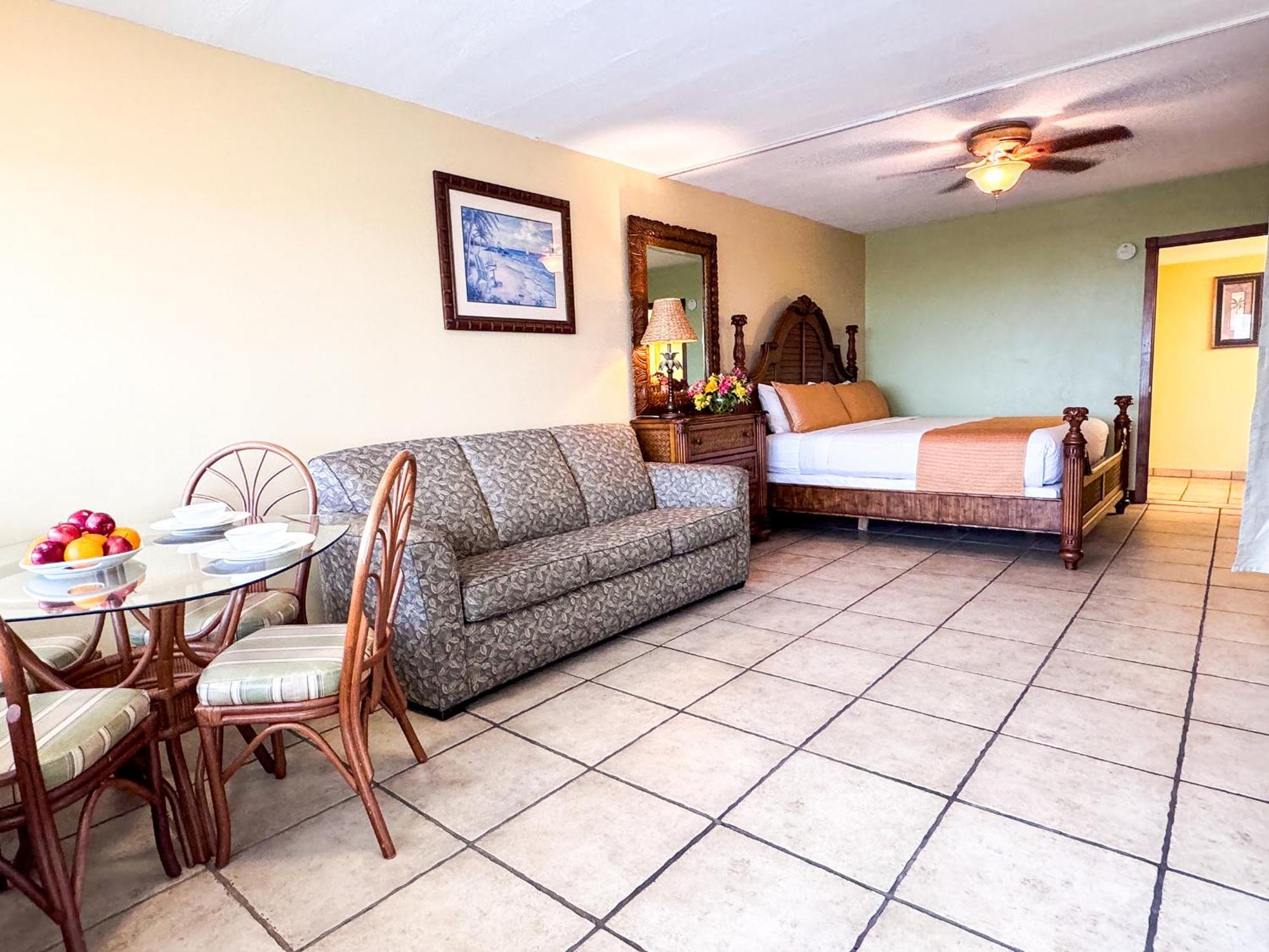Oceanfront Deluxe Room Kitchenette