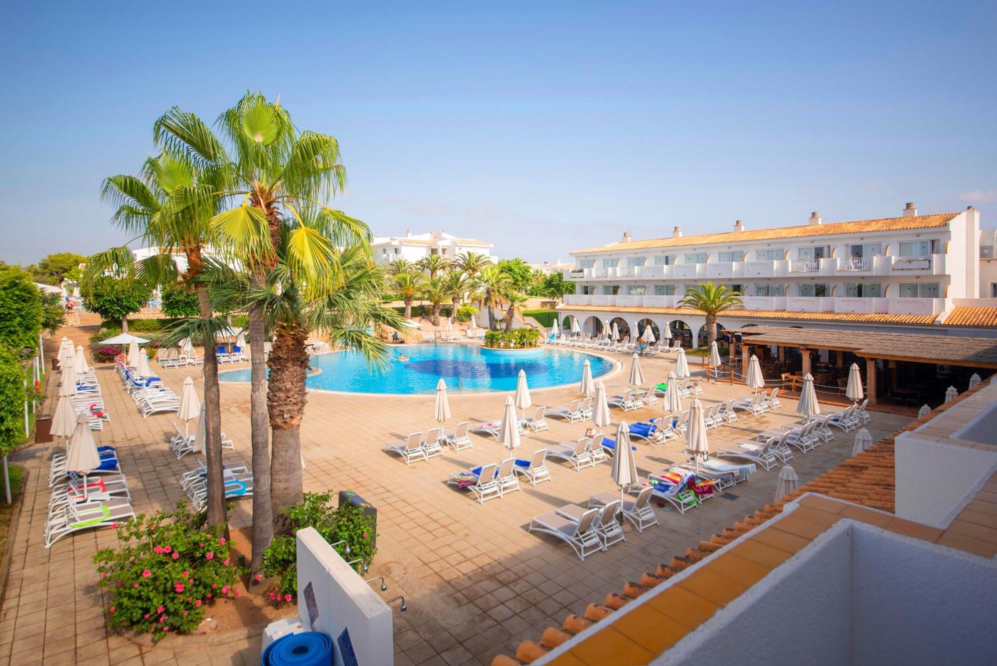 Superior Pool View