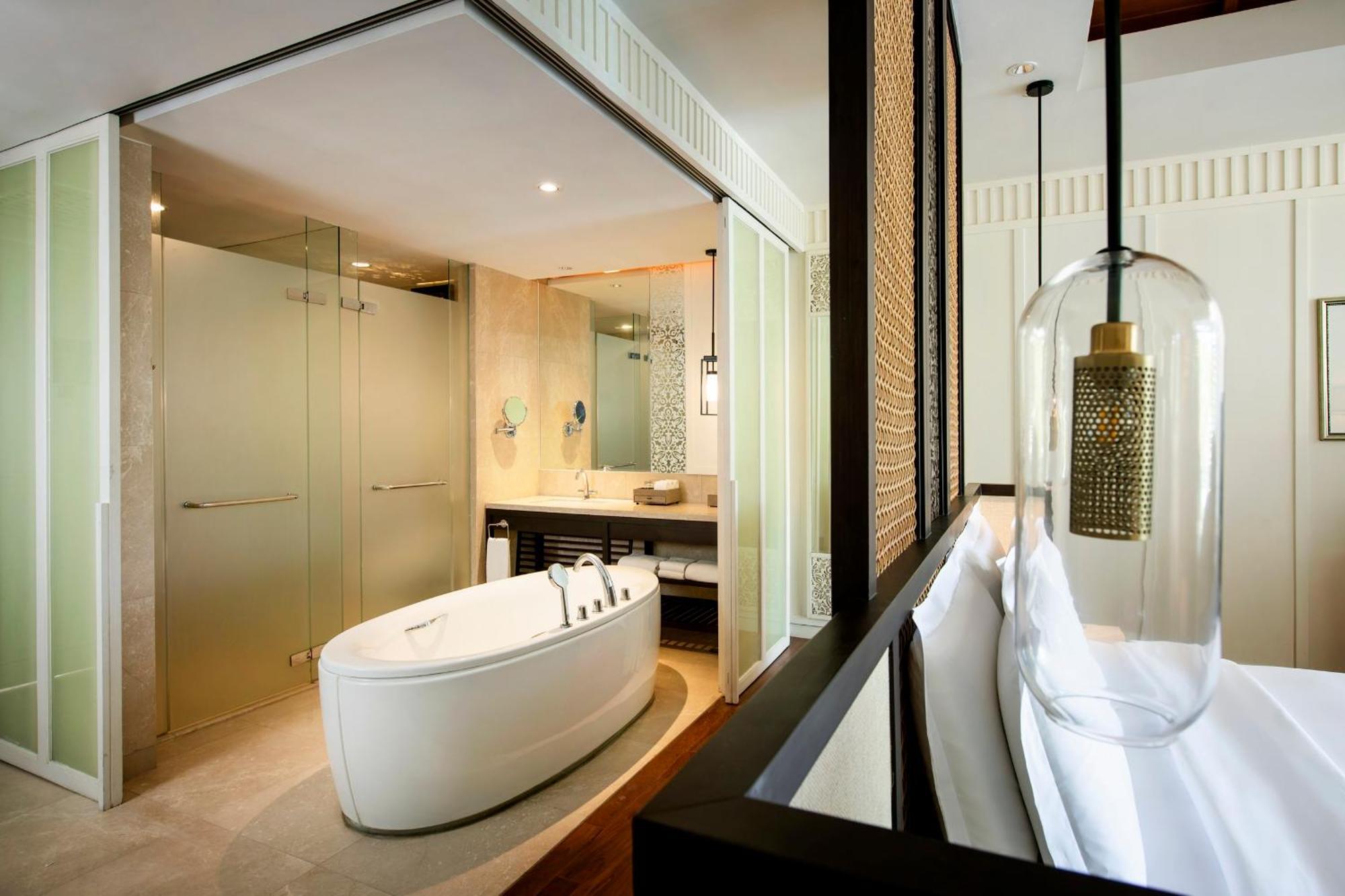 Premium King Room Pool View