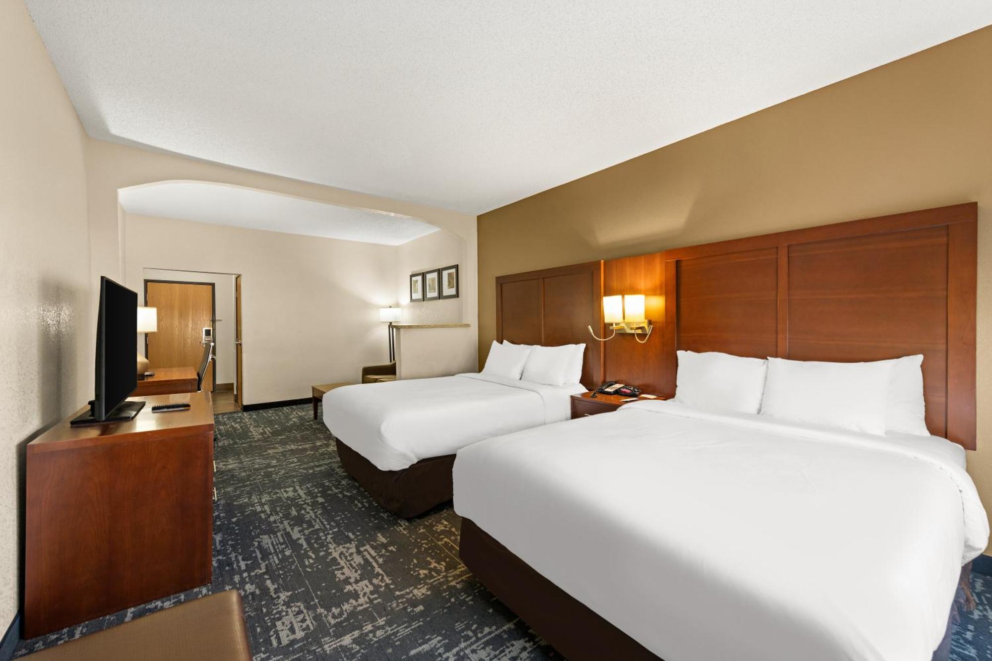 Queen Suite Two Queen Beds Non Smoking