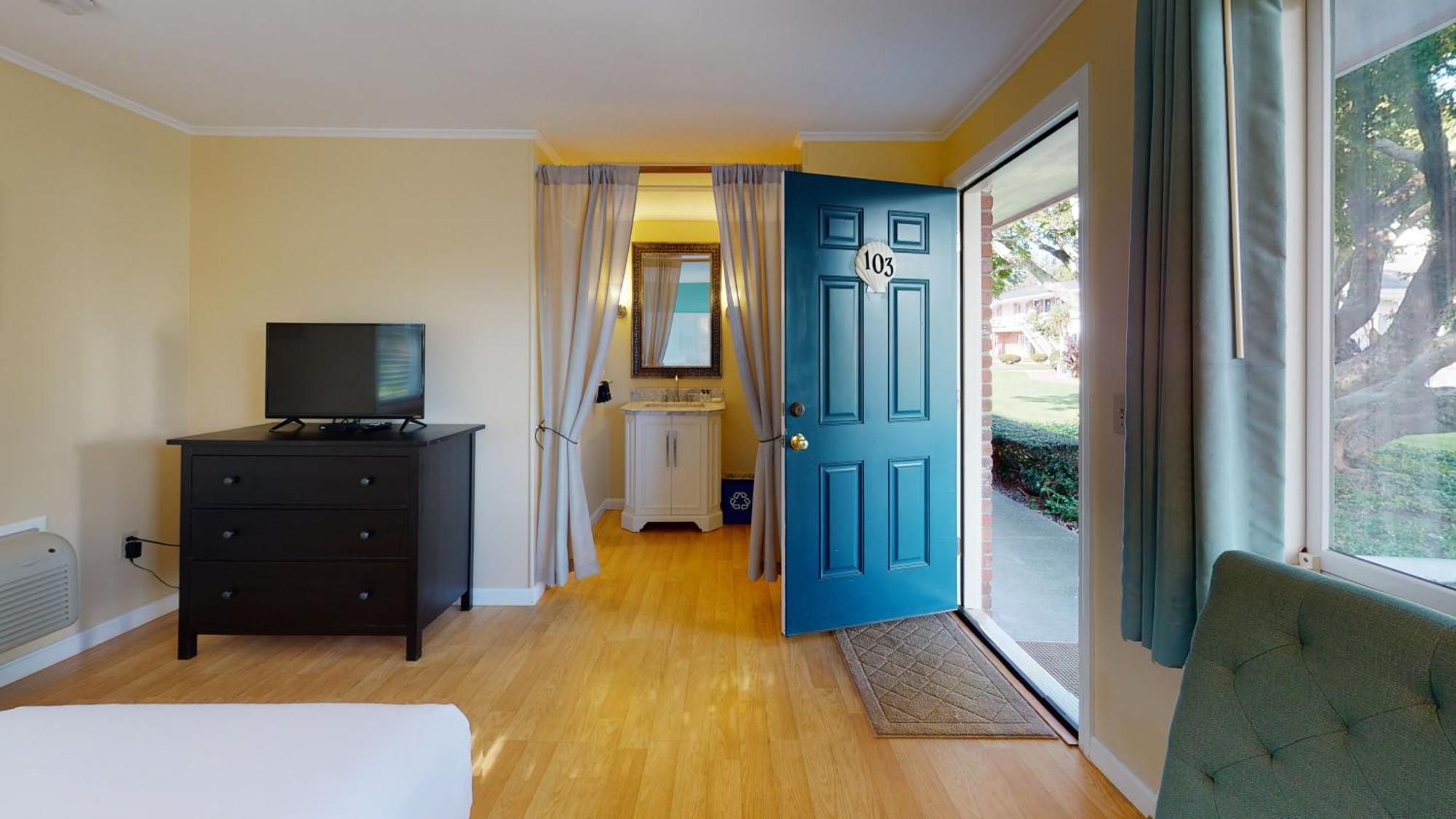 Queen Room