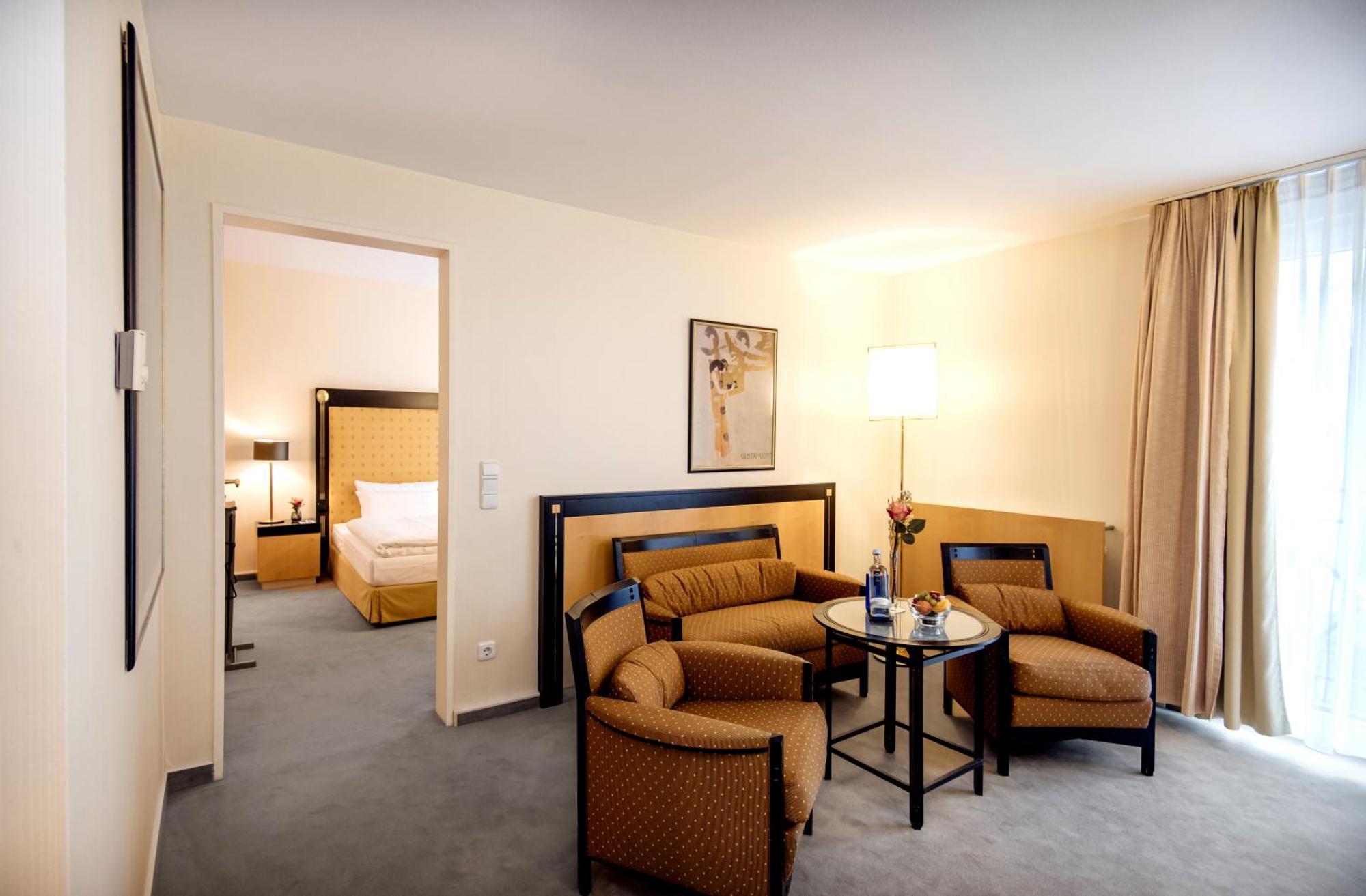 Deluxe Suite