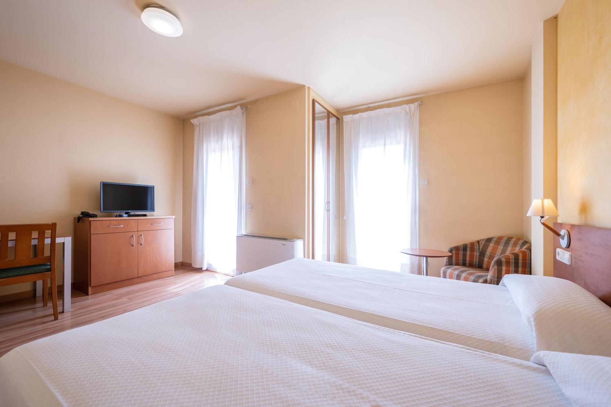 Basic Double Room