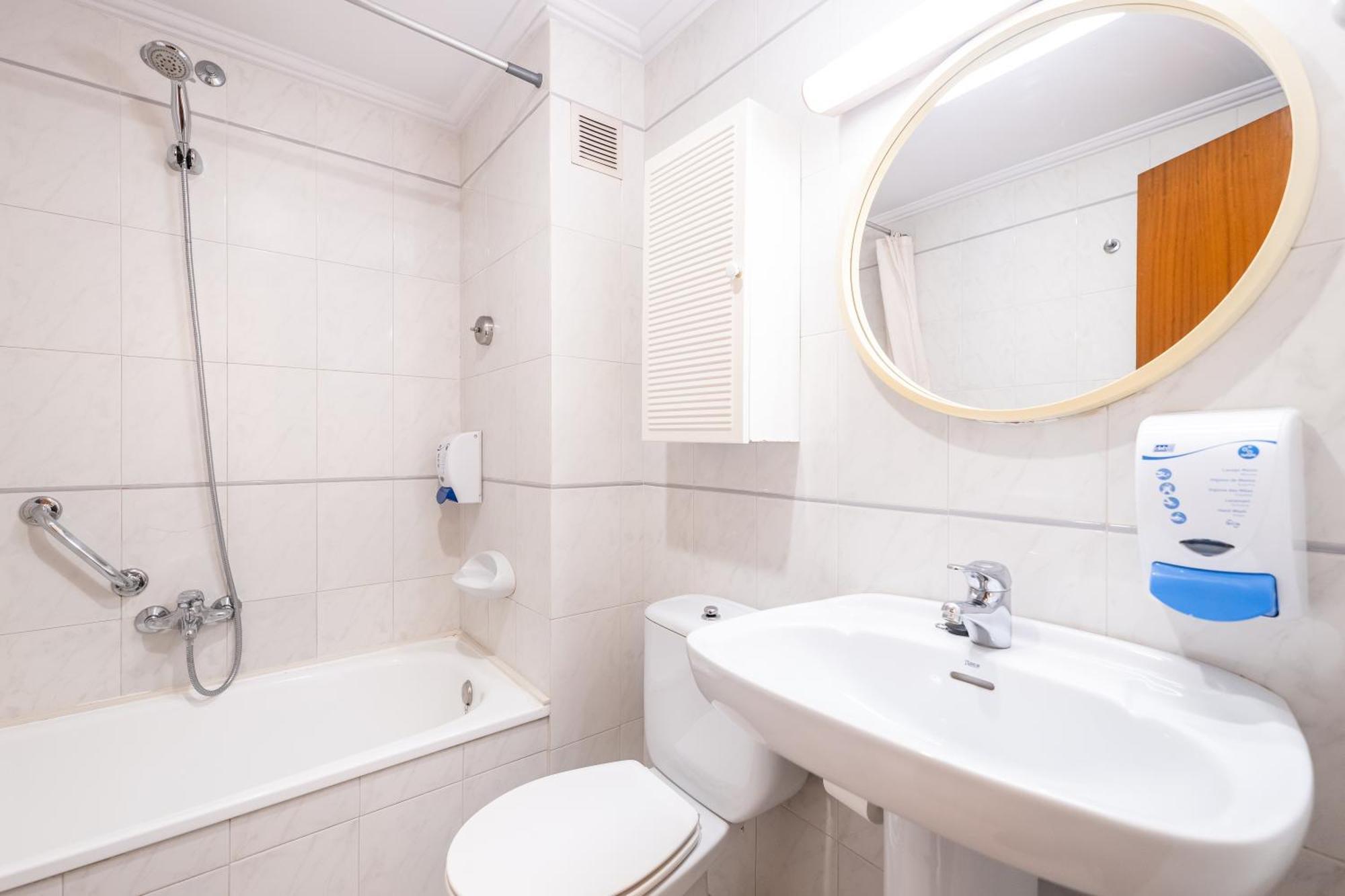 Basic Double Room,1538983087:JPEG