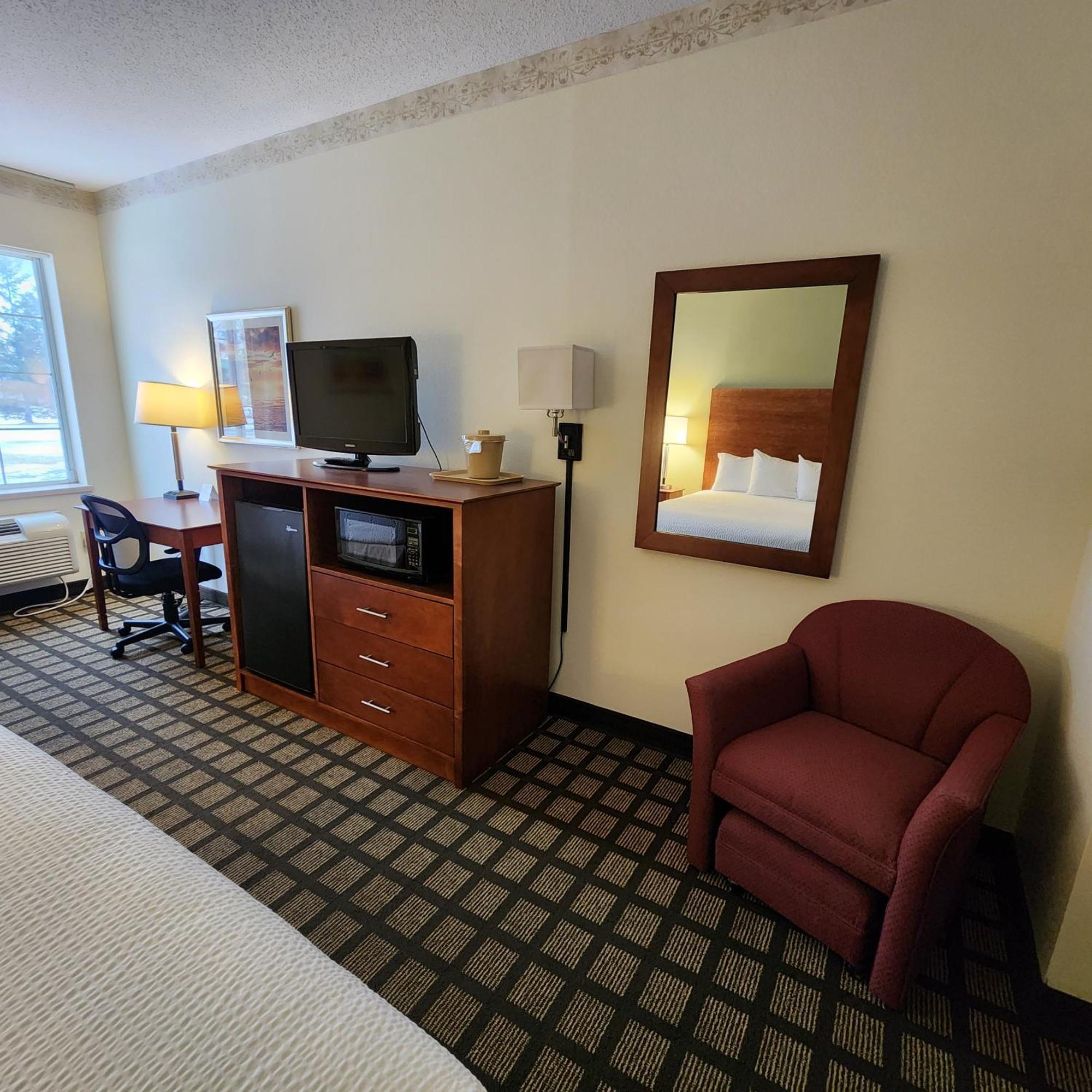 Queen Room Two Queen Beds Non-Smoking