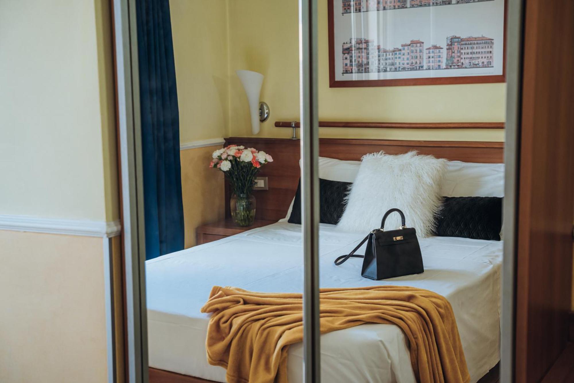 Smart Double Room French Bed