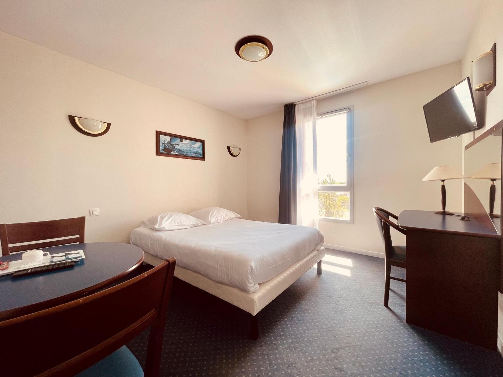 One Bedroom Apartment