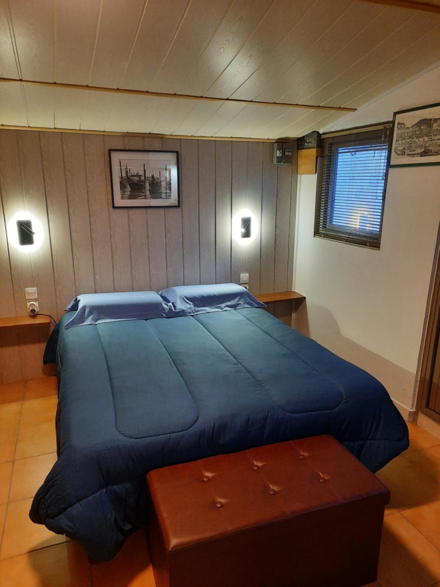Chambre Familiale avec Salle de Bains Privative