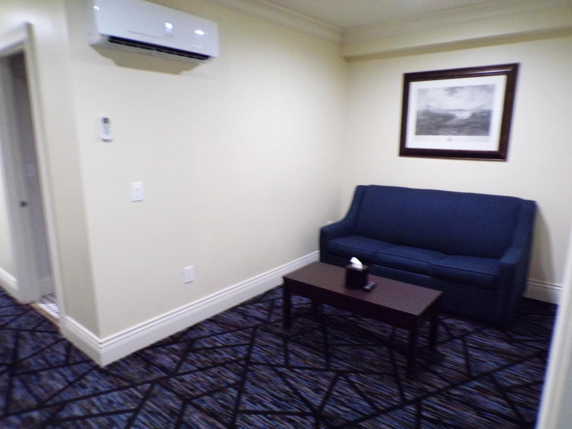 Riverview Suite